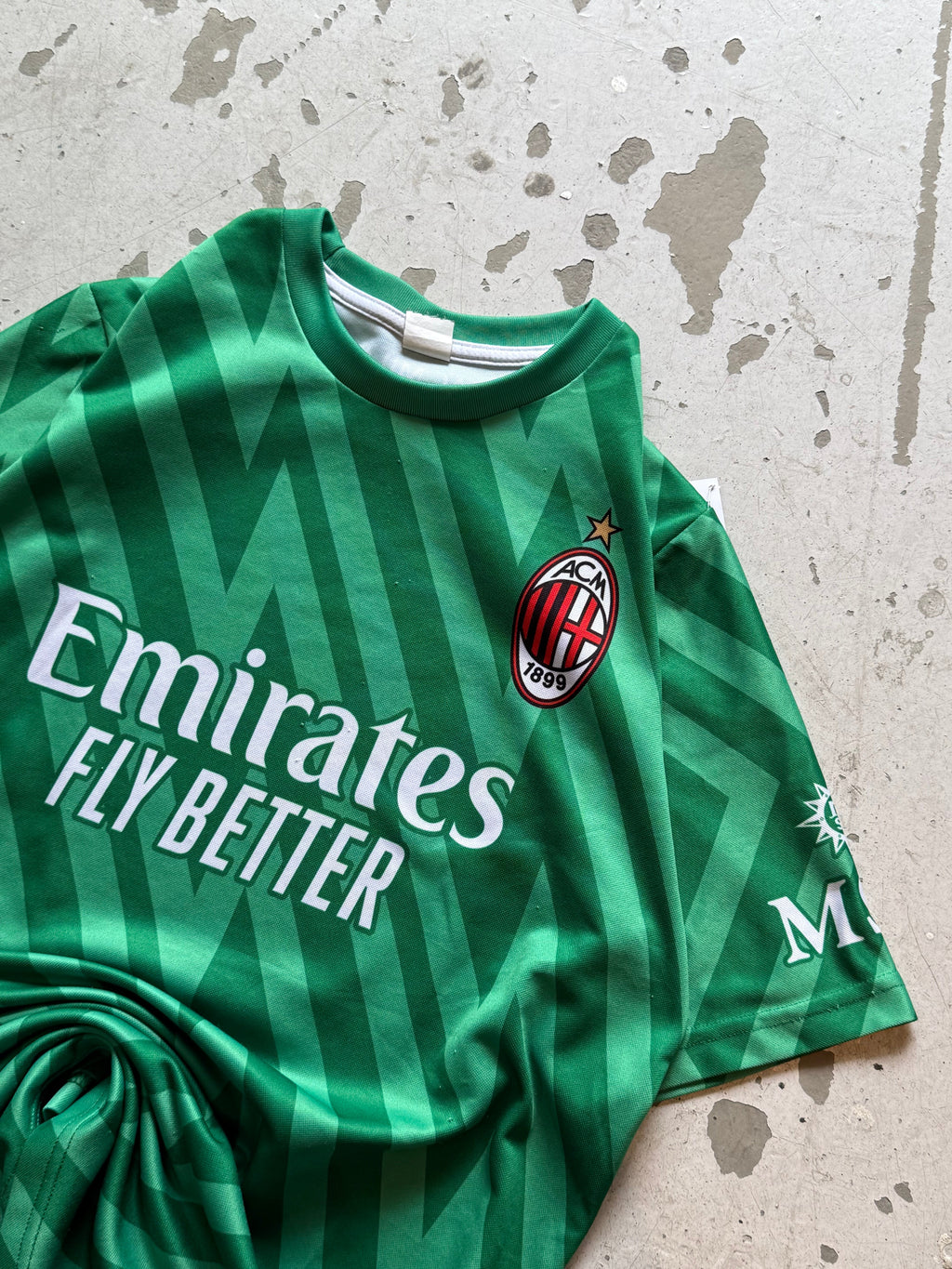 AC Milan Secondhand Fodboldtrøje – Replica 2022/2023 - Medium - Re:Junk Vintage