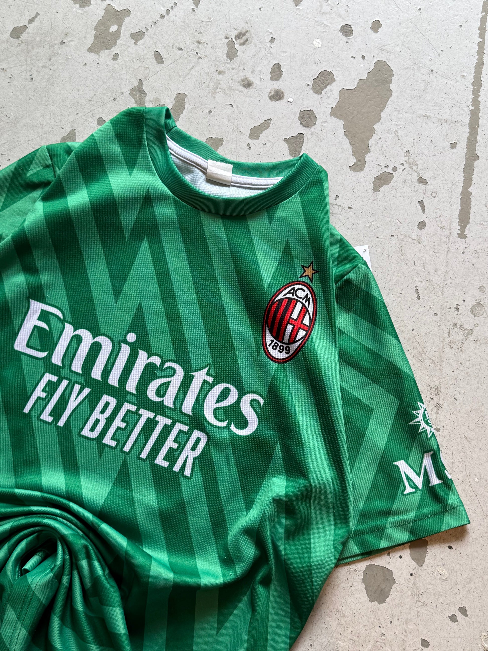AC Milan Secondhand Fodboldtrøje – Replica 2022/2023 - Medium - Re:Junk Vintage