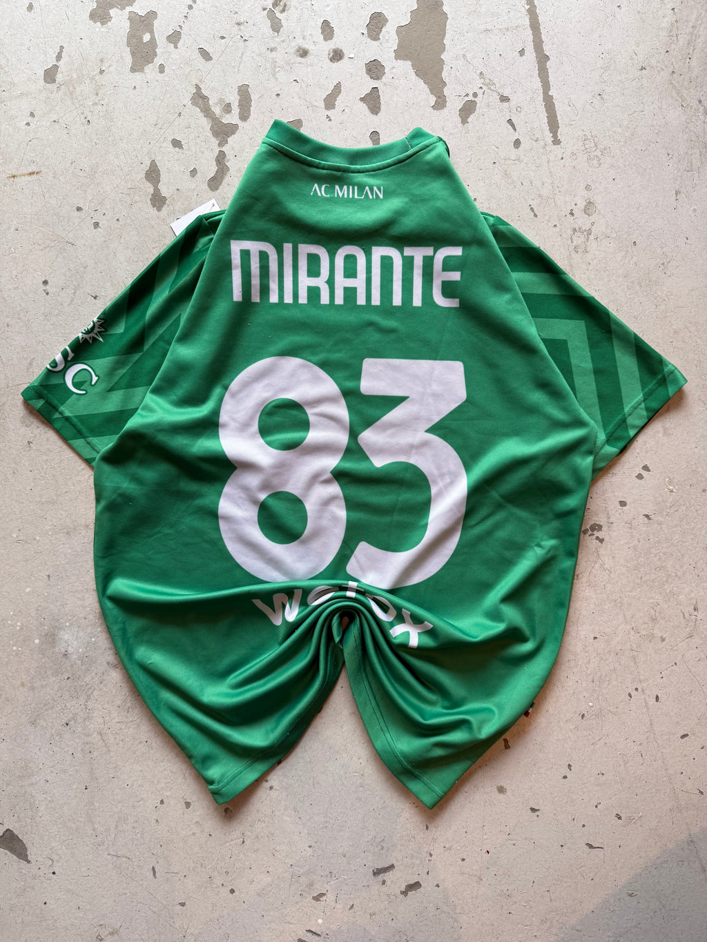 AC Milan Secondhand Fodboldtrøje – Replica 2022/2023 - Medium - Re:Junk Vintage