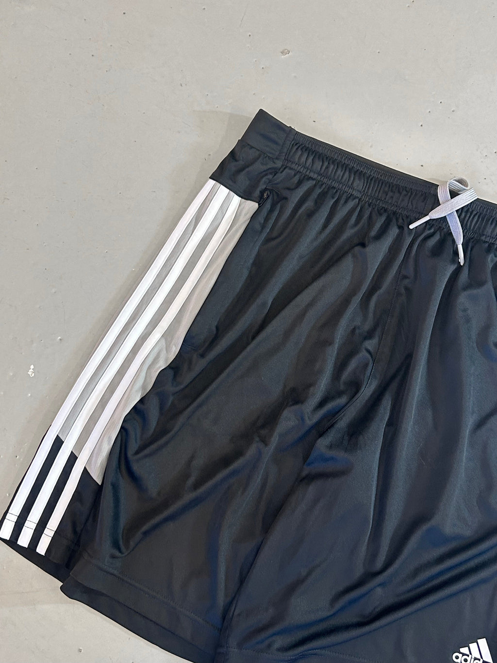 Adidas Basket Shorts - XL - Re:Junk Vintage