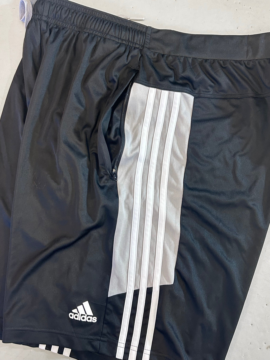 Adidas Basket Shorts - XL - Re:Junk Vintage