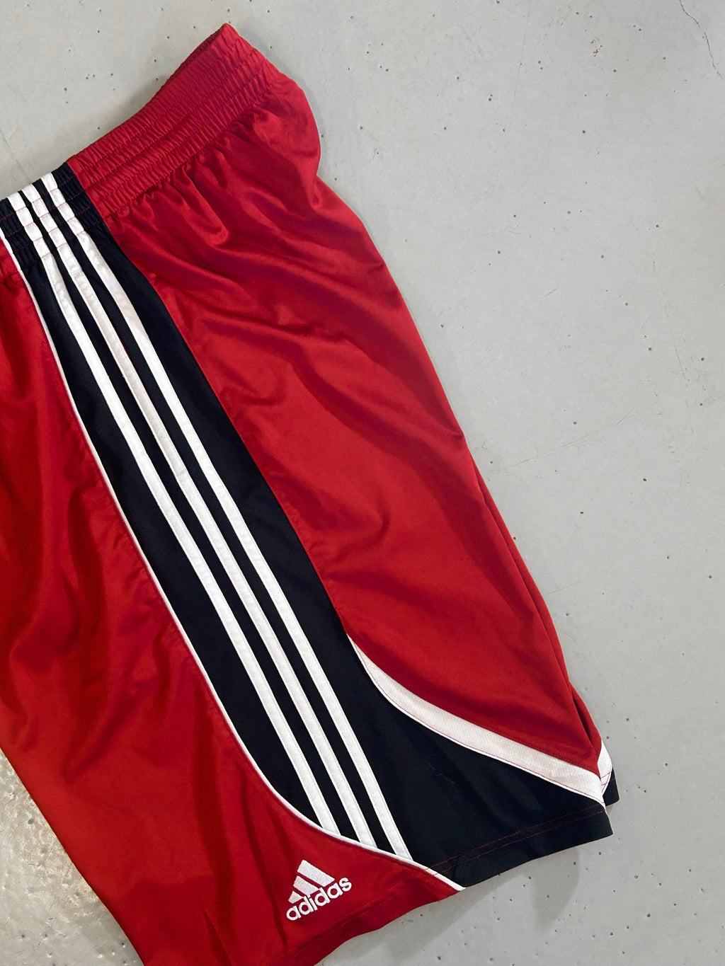 Adidas Basket Shorts - XL - Re:Junk Vintage
