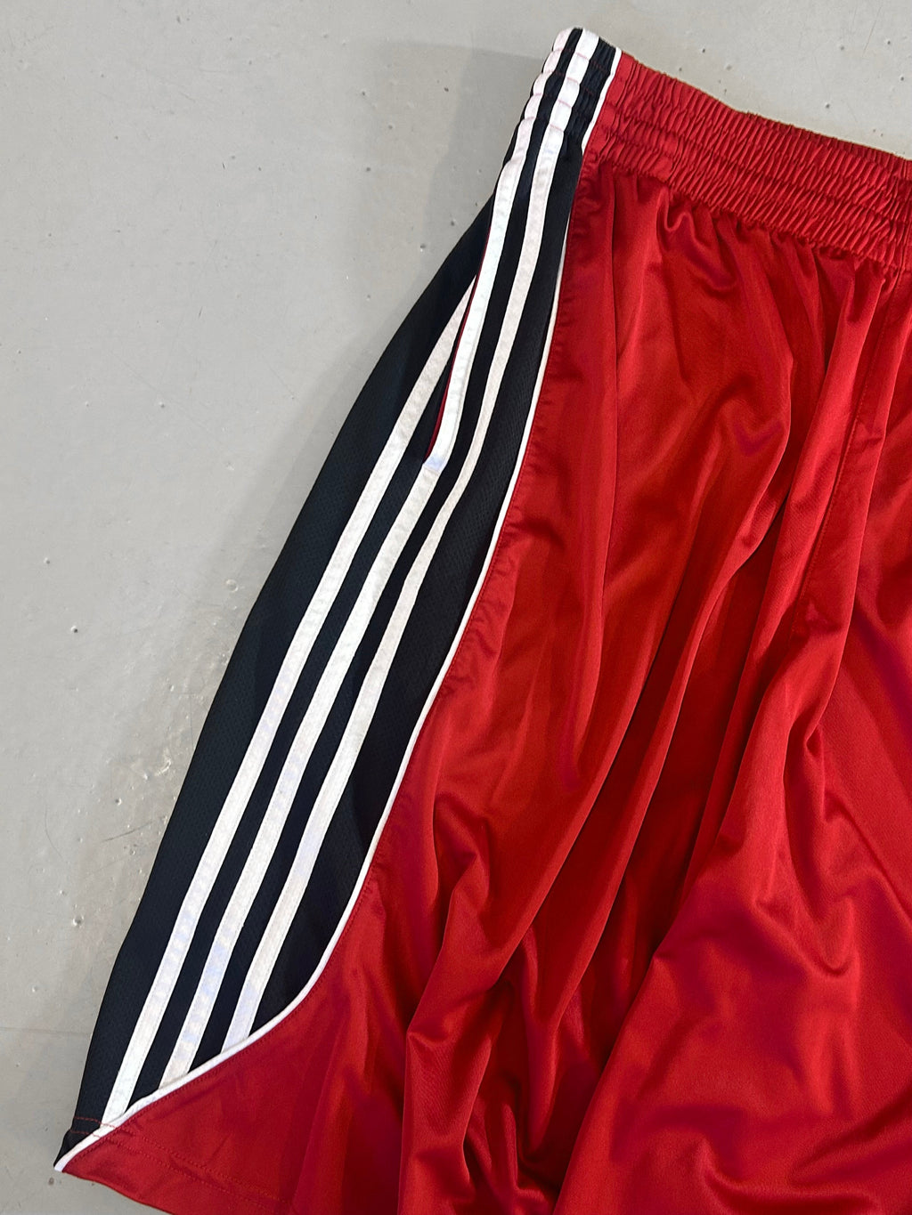 Adidas Basket Shorts - XL - Re:Junk Vintage