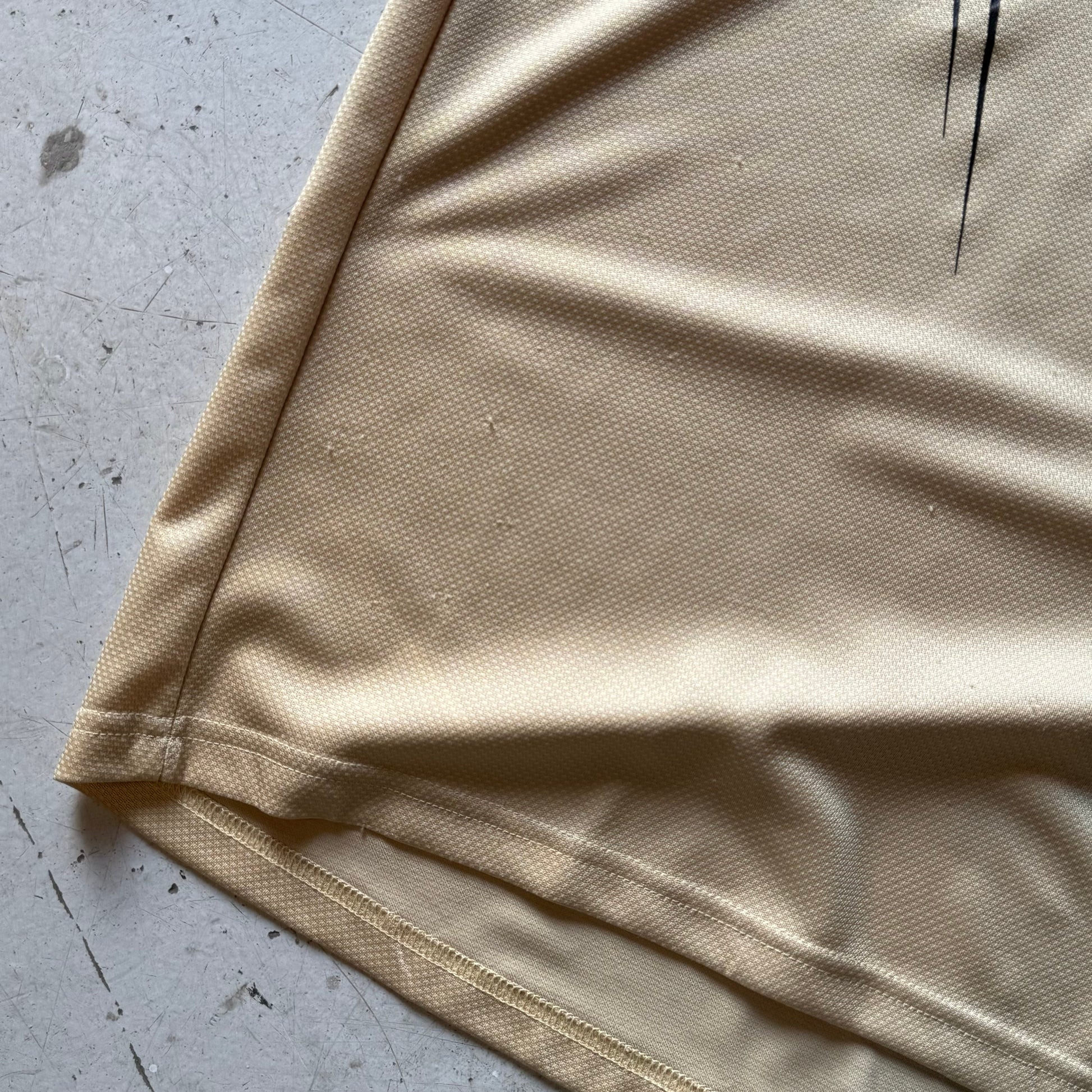 Adidas Liverpool FC | Fodboldtrøje | Guld/Sort | XL - Re:Junk Vintage