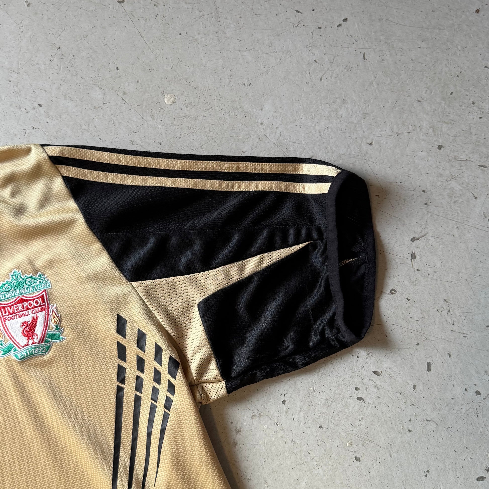 Adidas Liverpool FC | Fodboldtrøje | Guld/Sort | XL - Re:Junk Vintage