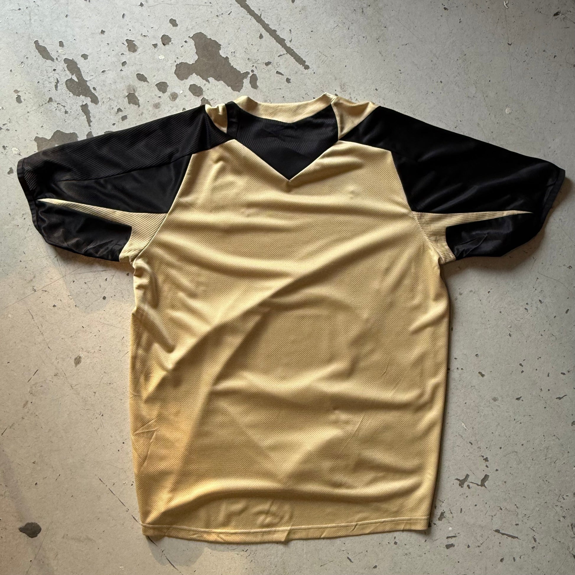 Adidas Liverpool FC | Fodboldtrøje | Guld/Sort | XL - Re:Junk Vintage