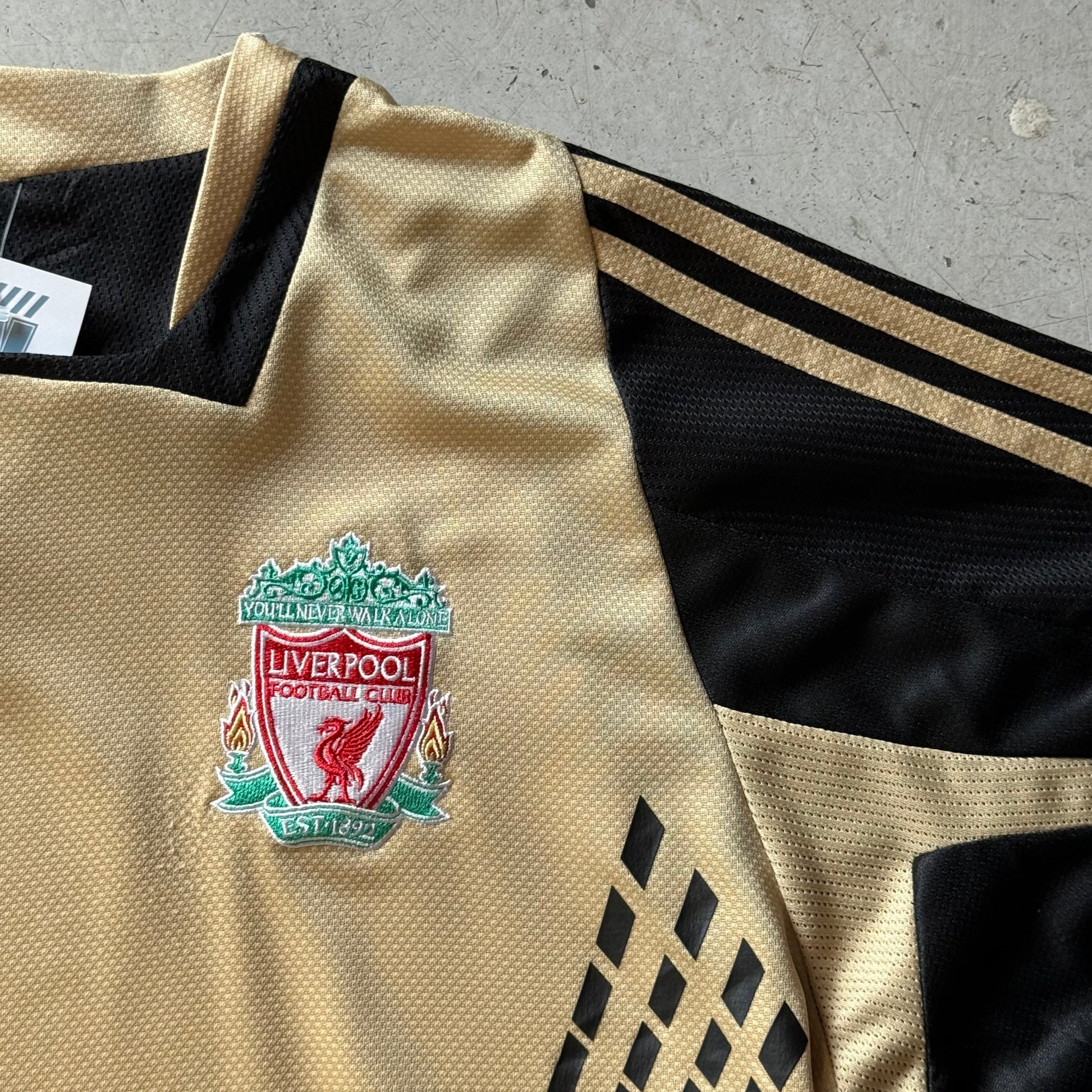Adidas Liverpool FC | Fodboldtrøje | Guld/Sort | XL - Re:Junk Vintage