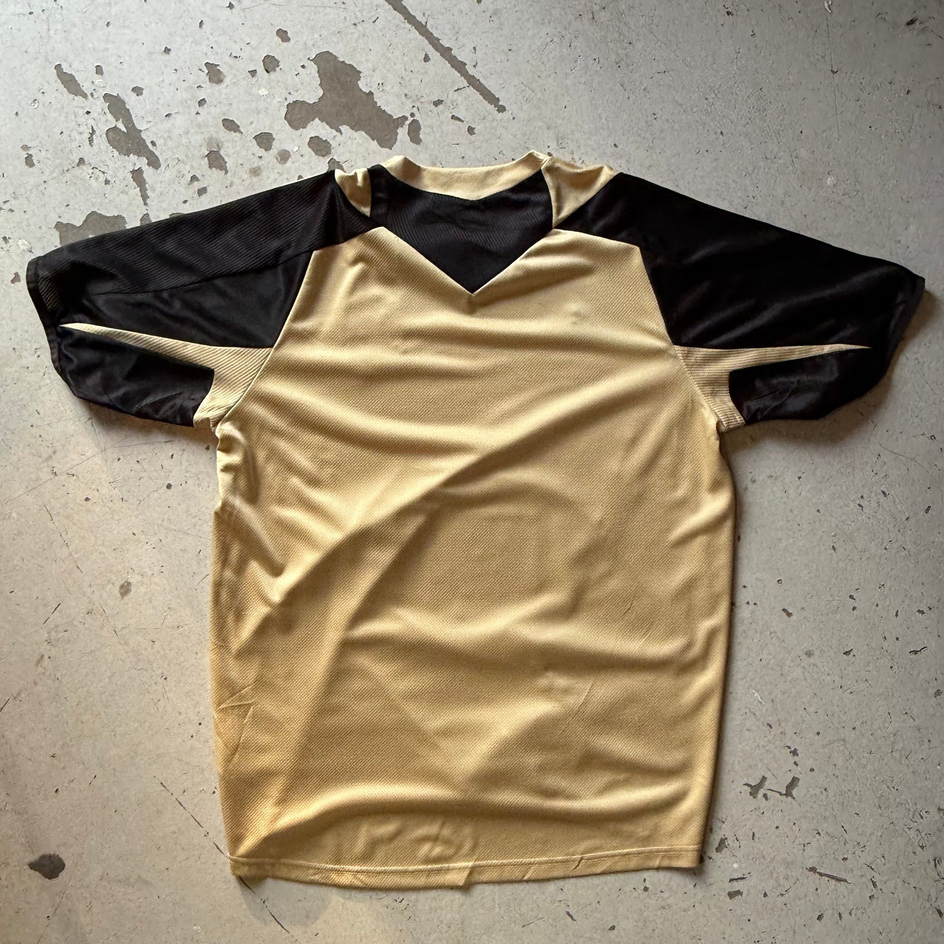 Adidas Liverpool FC | Fodboldtrøje | Guld/Sort | XL - Re:Junk Vintage