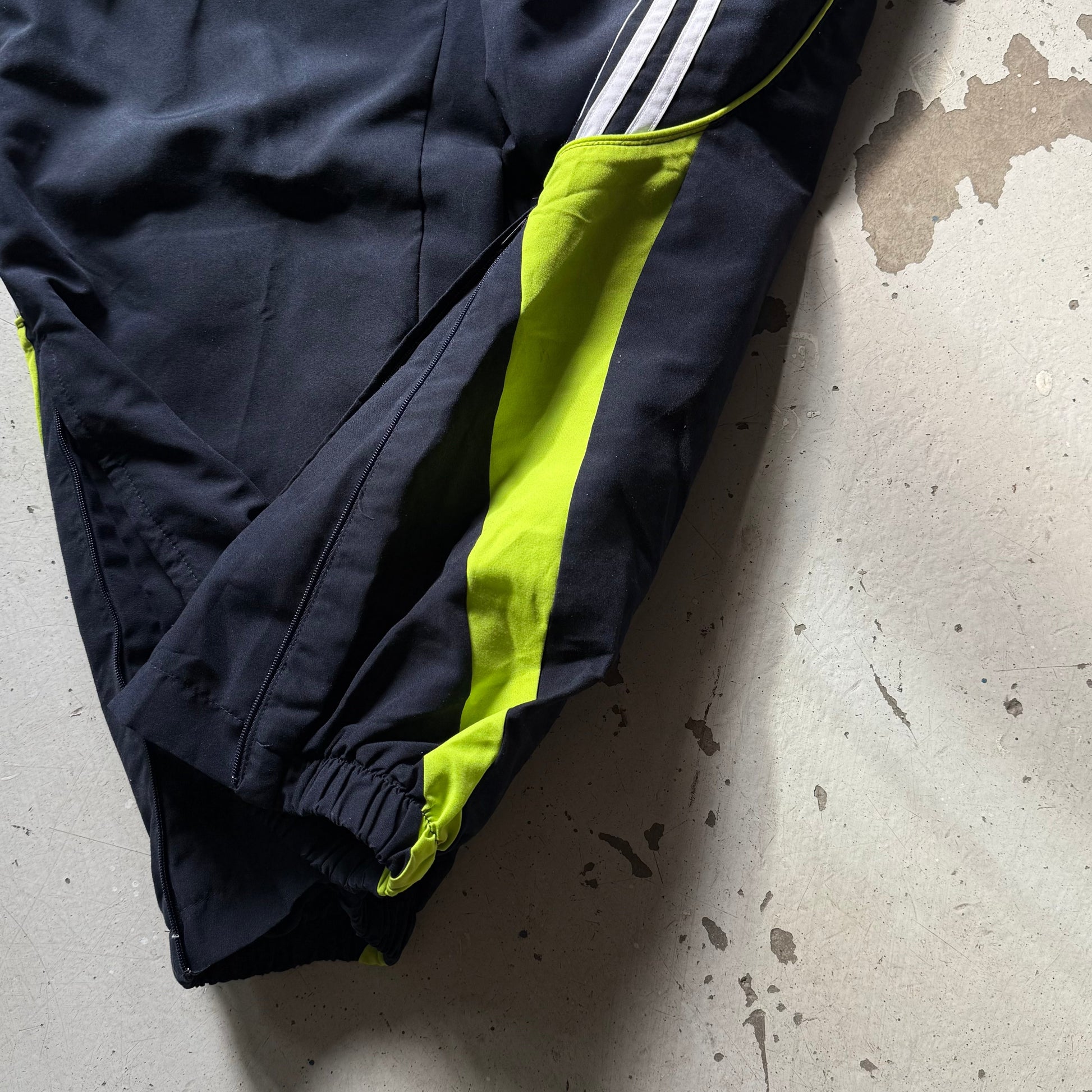 Adidas x Real Madrid | trackpants | sort/hvid | L - Re:Junk Vintage
