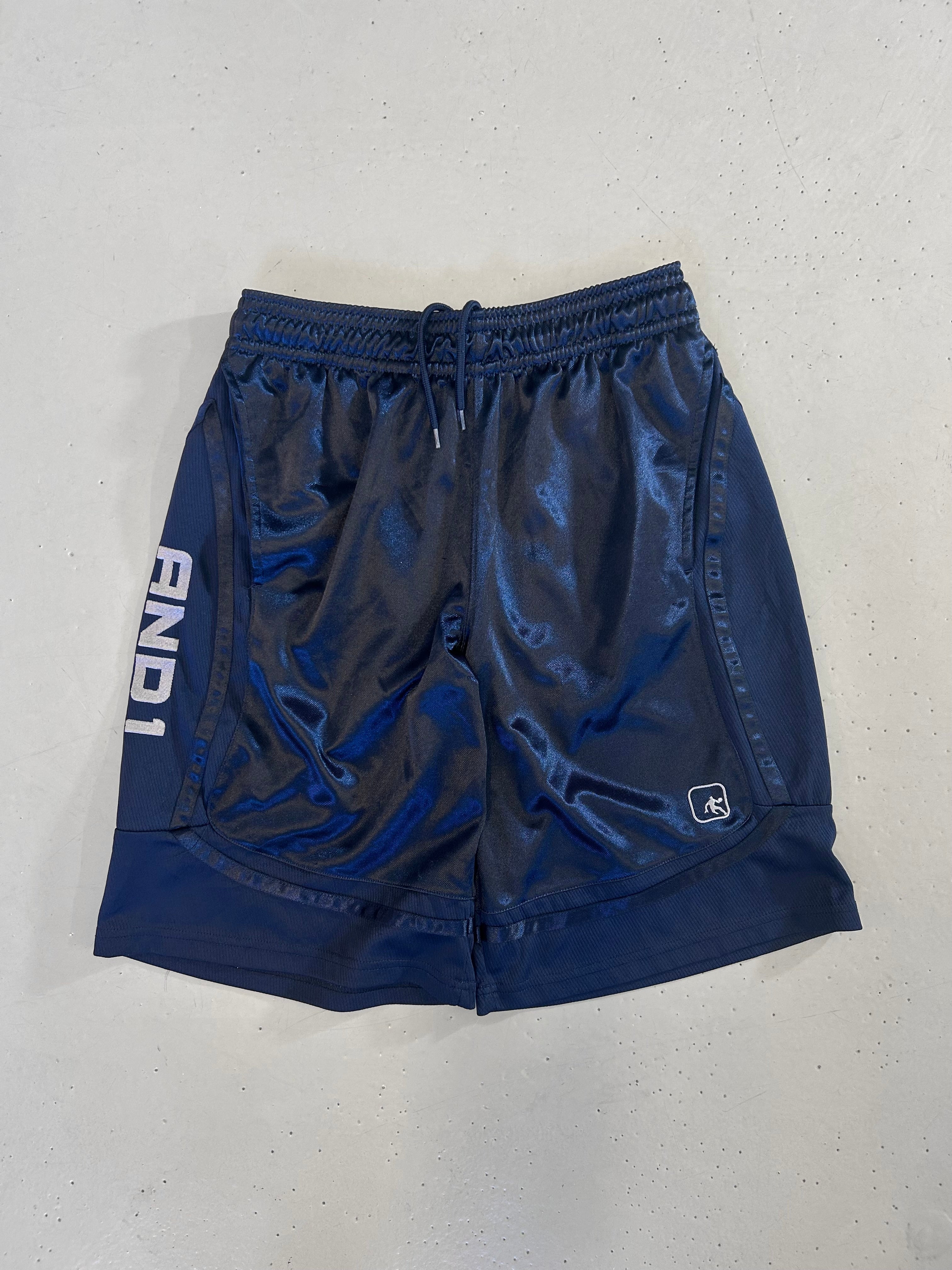 AND1 basketball shorts - Small