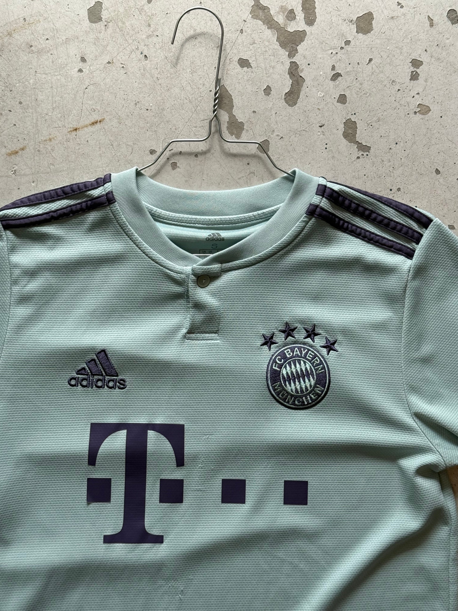 Bayern München Vintage Fodboldtrøje – 2018/2019 - Small - Re:Junk Vintage