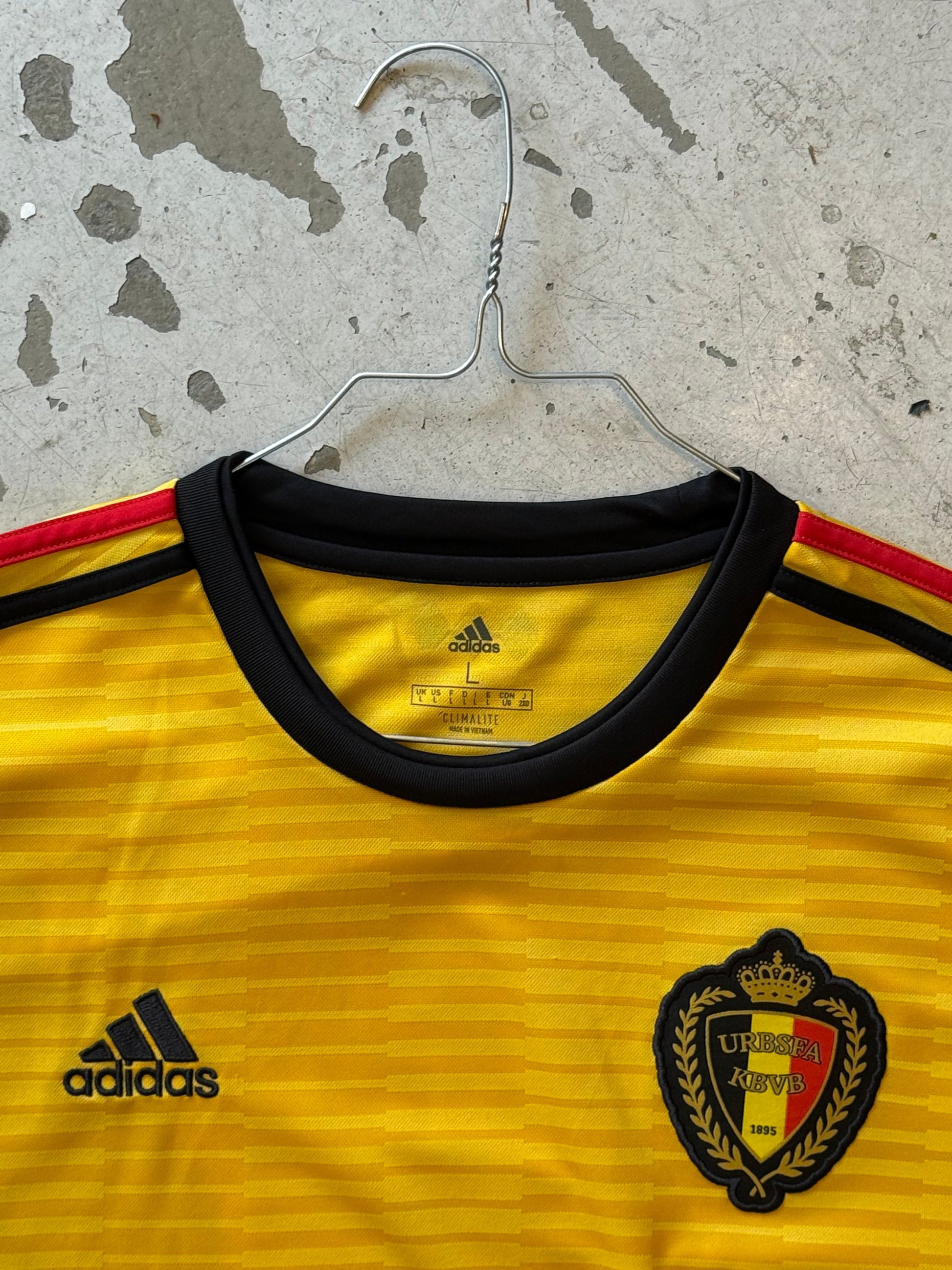 Belgien Vintage Fodboldtrøje – 2017/2018 - Medium - Re:Junk Vintage