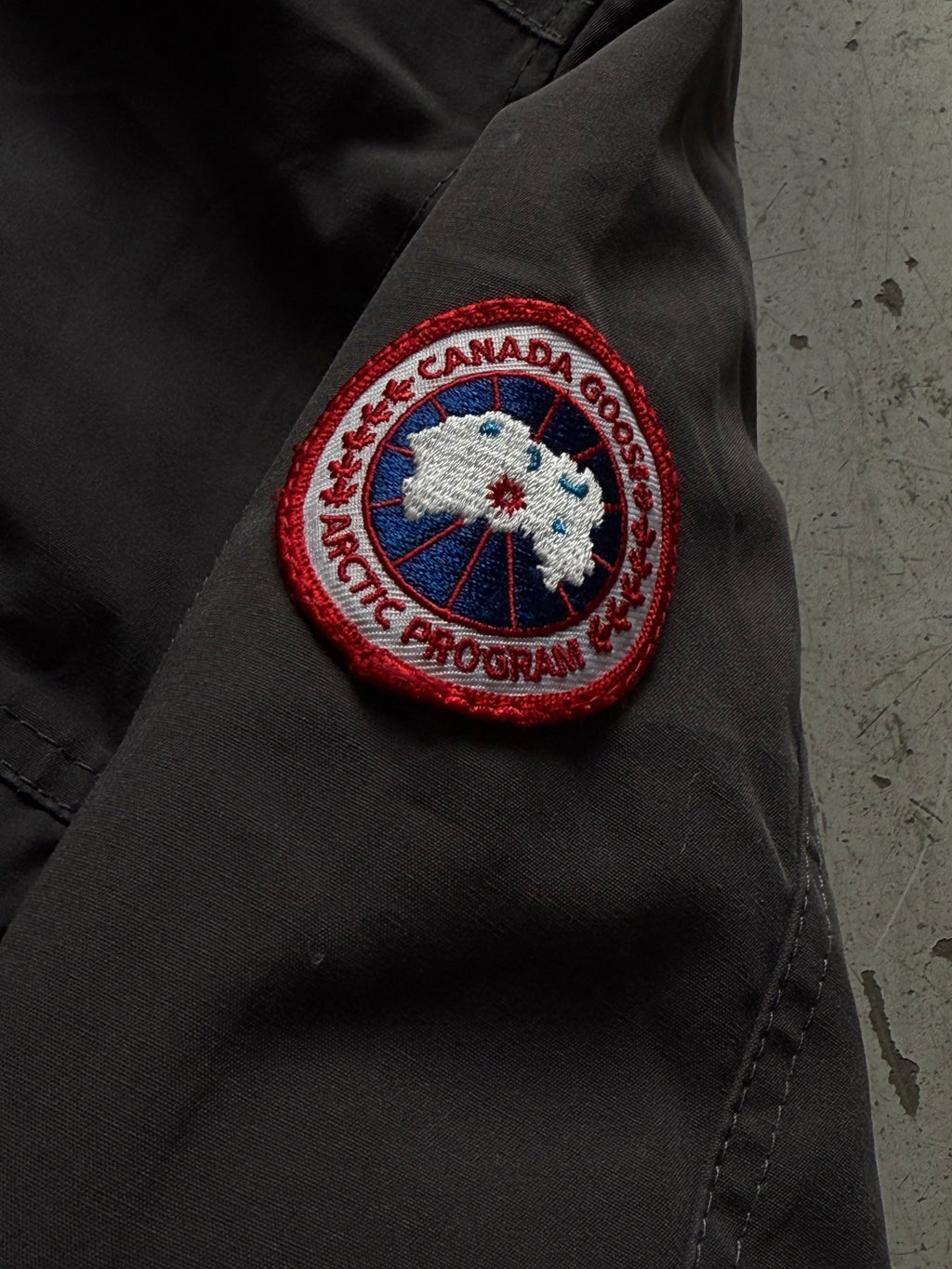 Canada Goose vinterjakke vintage mørkegrå Arctic Program str. Small - Re:Junk Vintage