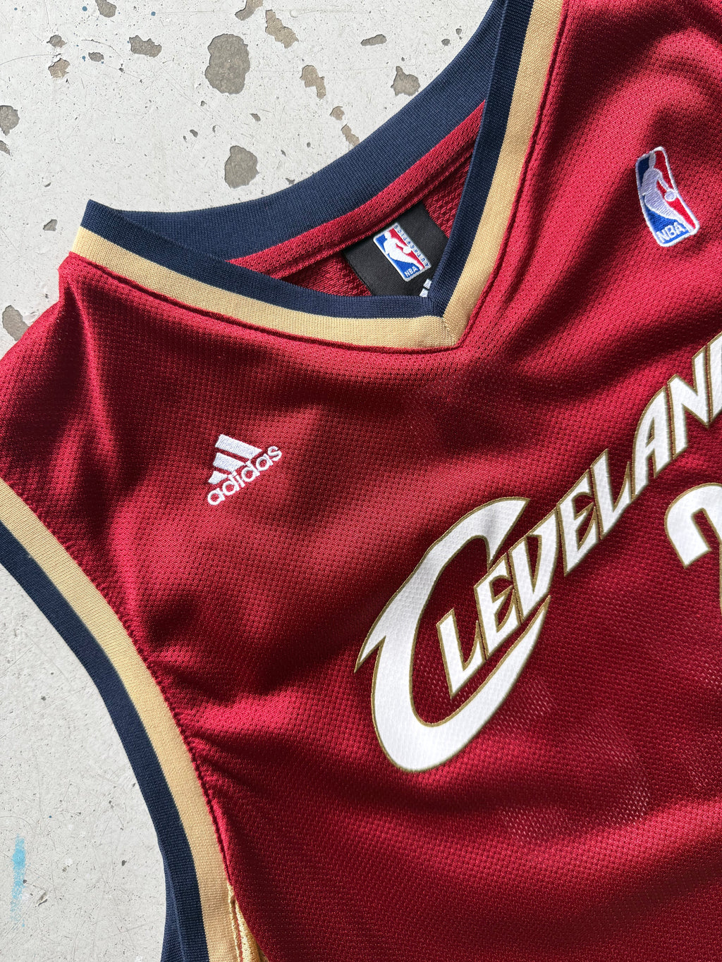 Cleveland Cavaliers | LeBron James 23 | rød | Small - Re:Junk Vintage