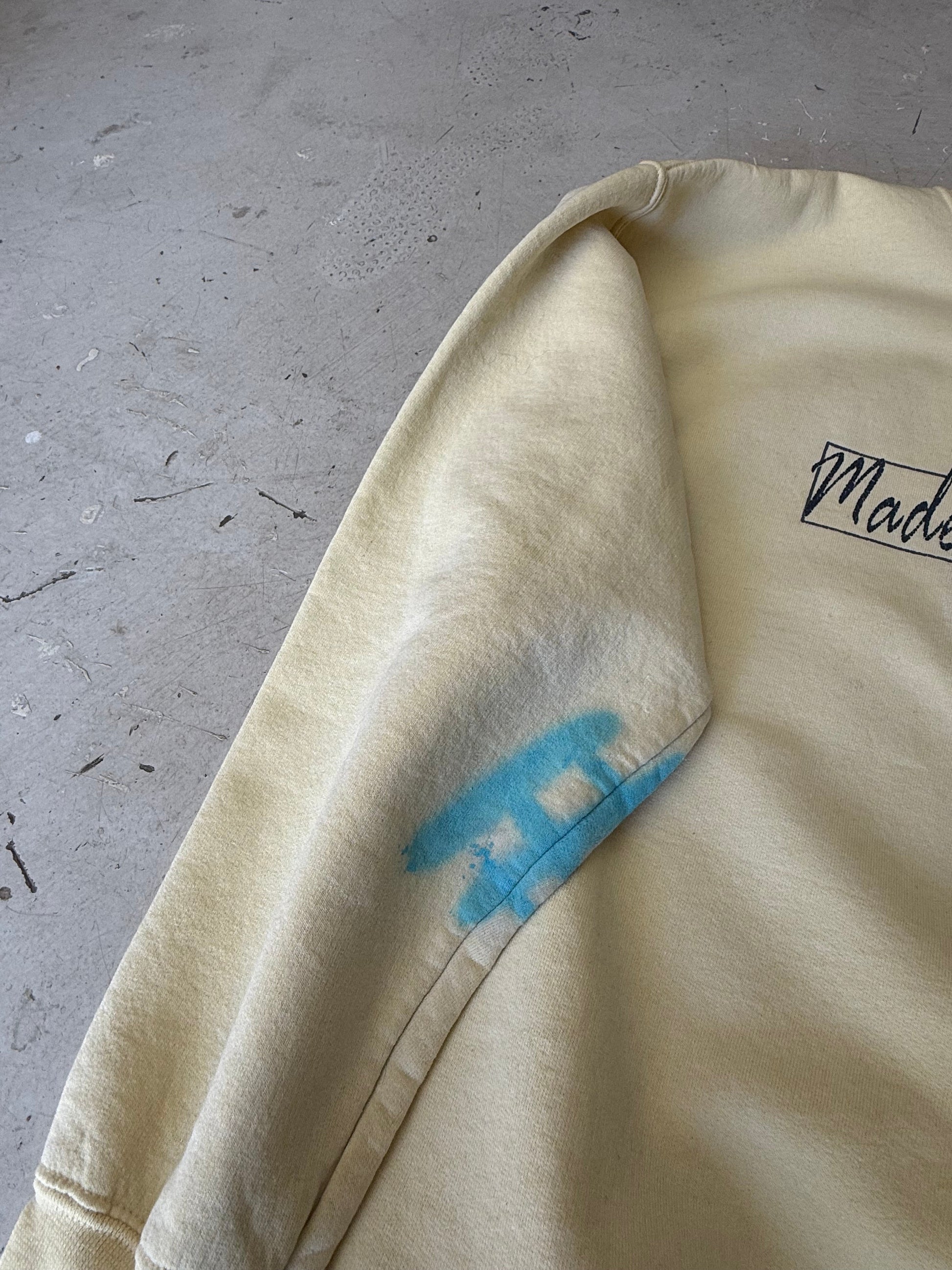 Crewneck| Spraypaint | lysegul | Large - Re:Junk Vintage