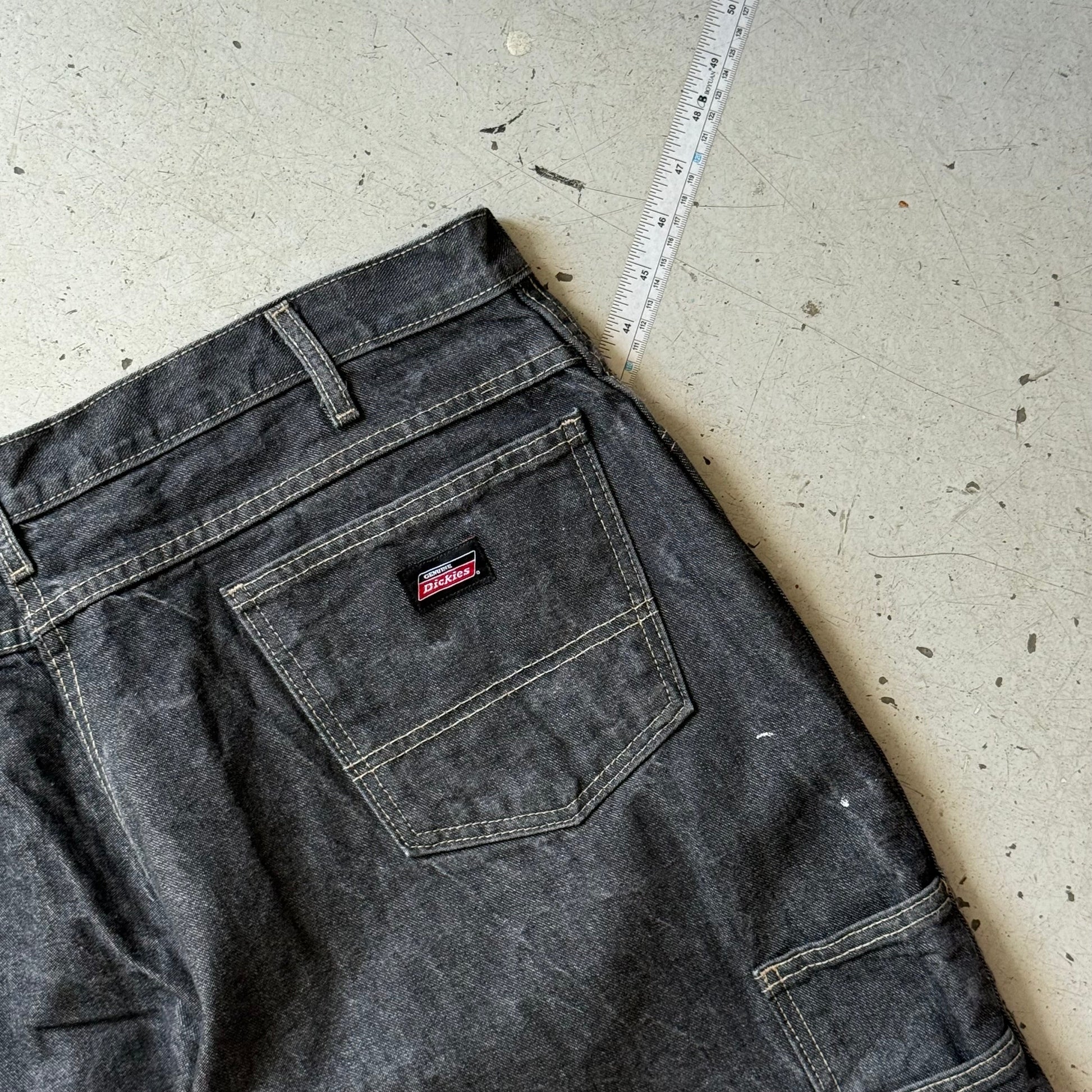Dickies | denim shorts | sort | W38 - Re:Junk Vintage