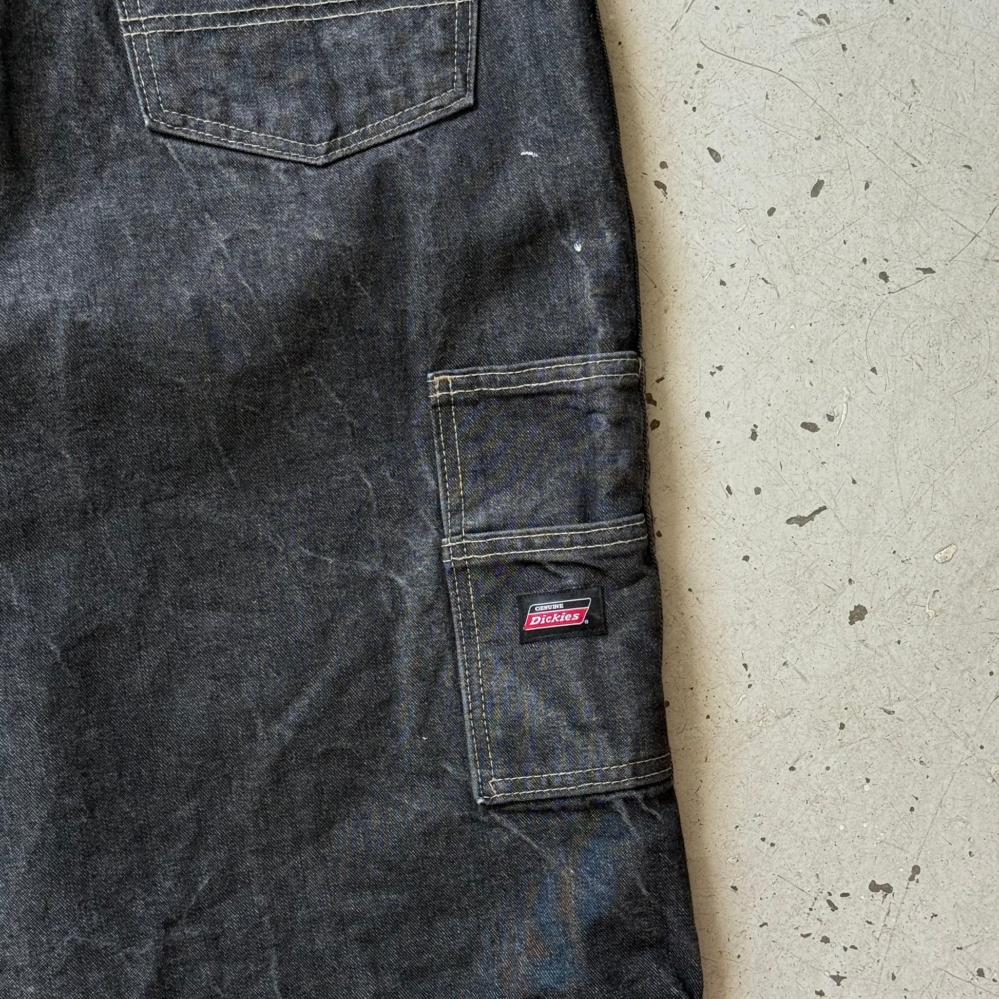 Dickies | denim shorts | sort | W38 - Re:Junk Vintage