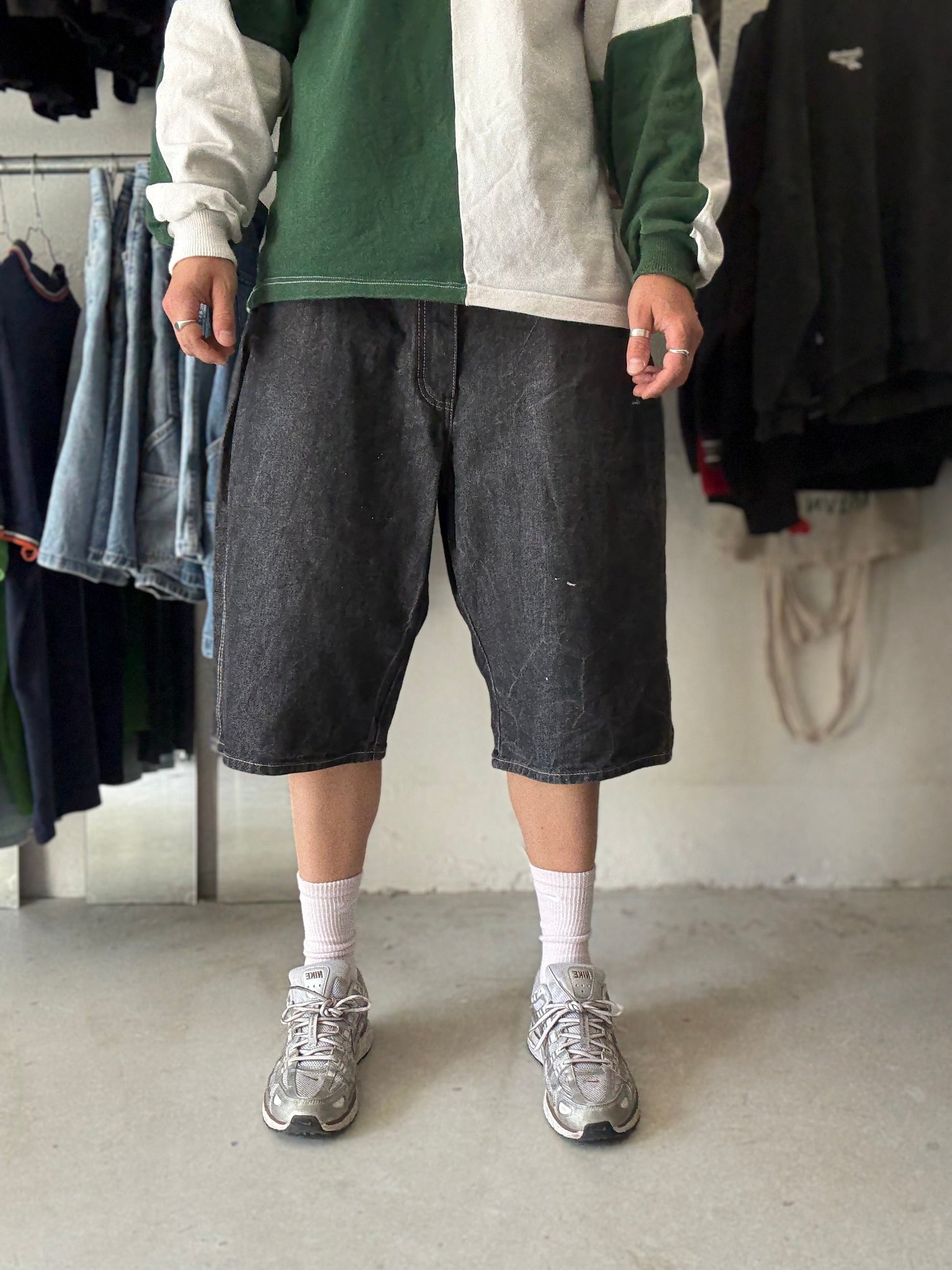 Dickies | denim shorts | sort | W38 - Re:Junk Vintage