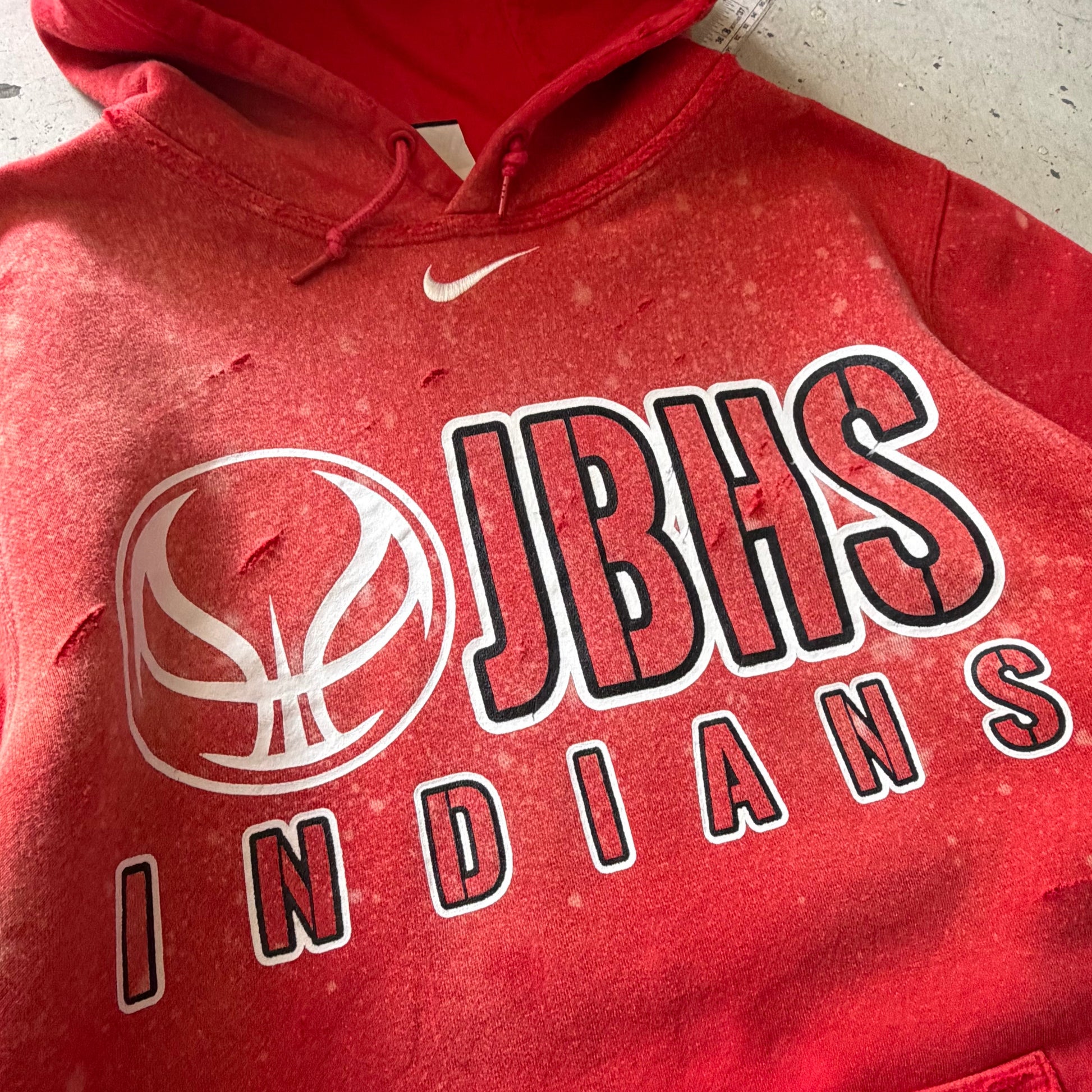 Distressed Nike | hoodie | rød | S - Re:Junk Vintage