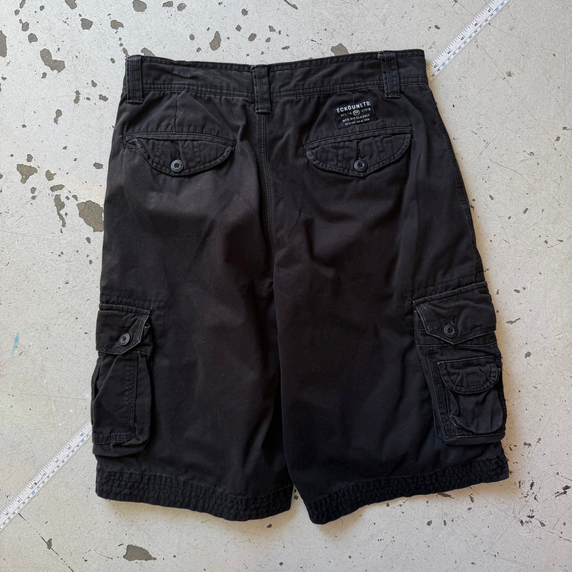 Ecko Unltd. | cargo shorts | sort | W30 - Re:Junk Vintage