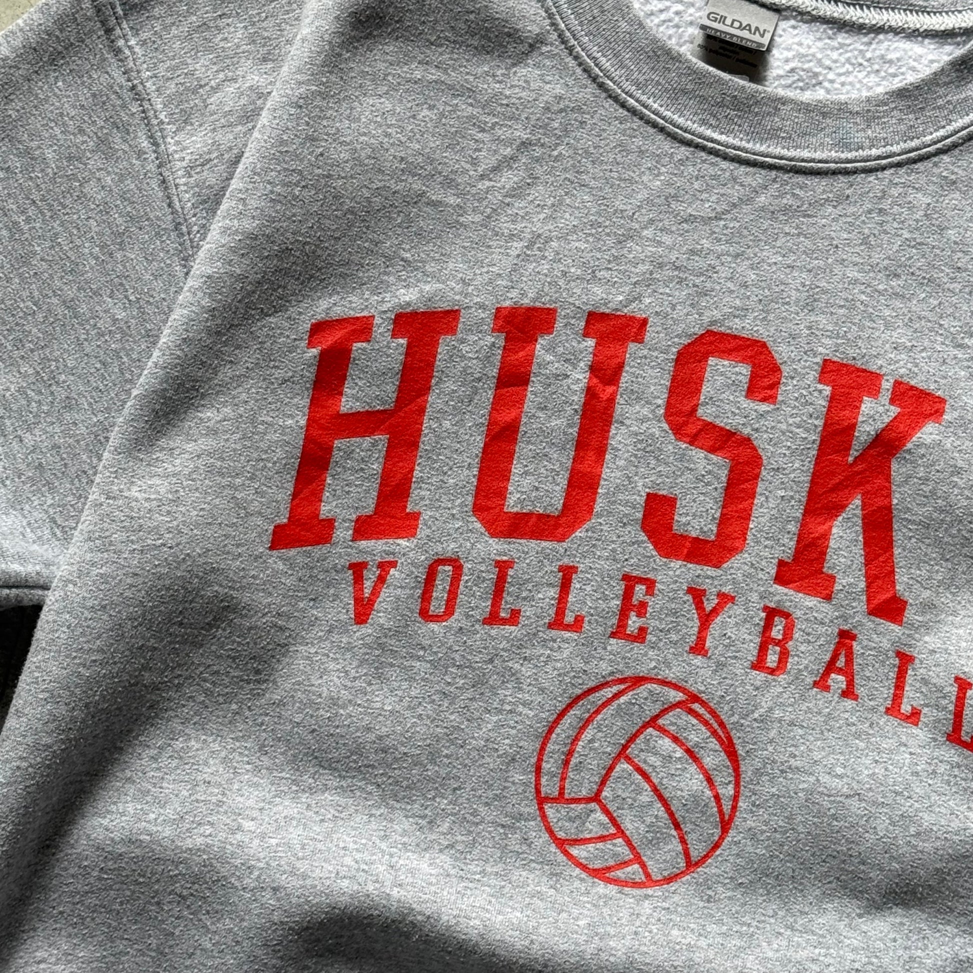 Husky Volleyball Sweatshirt – Grå Vintage College Crewneck (Small) - Re:Junk Vintage