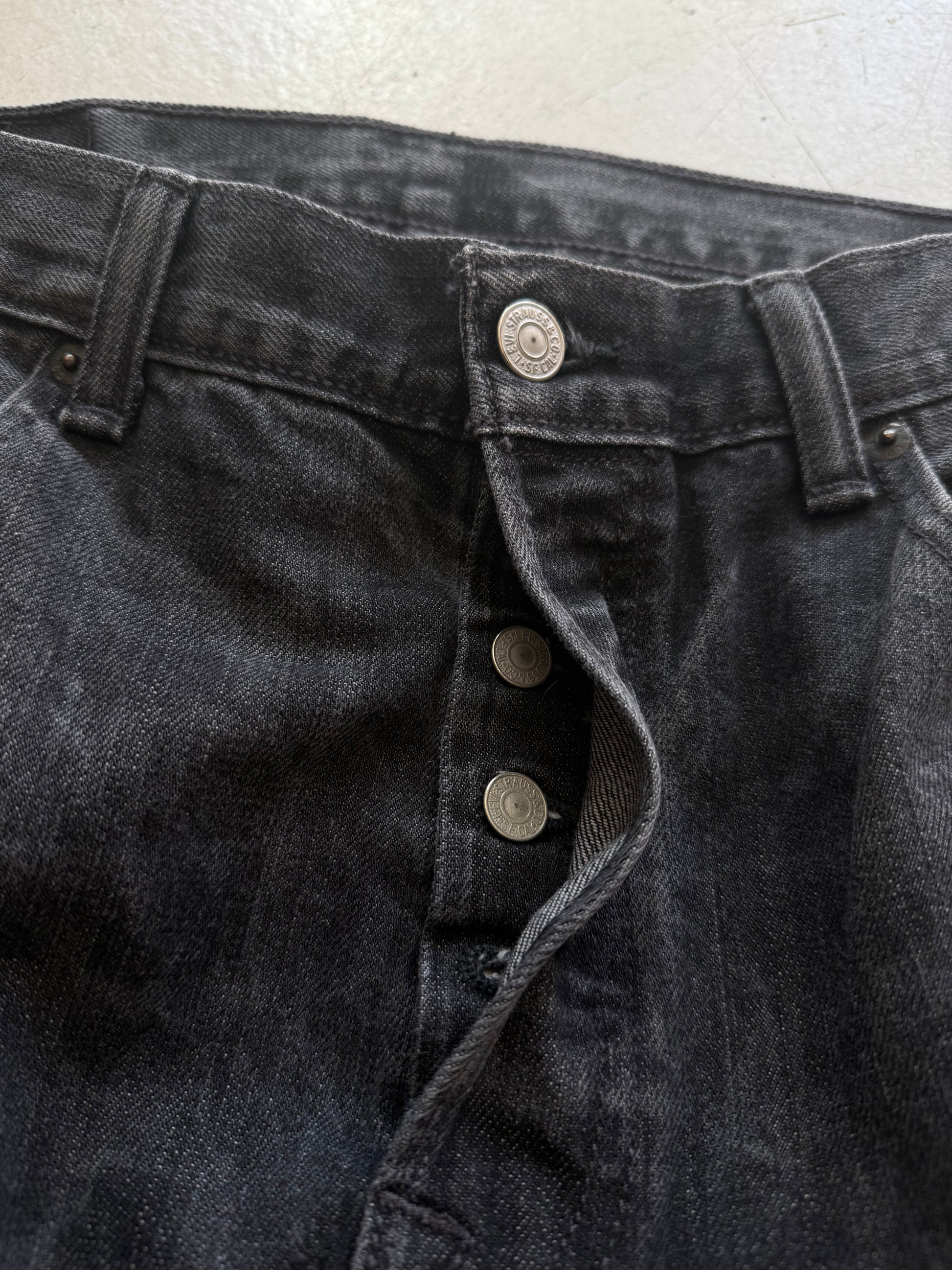 Levi’s | 501 jeans | sort/grå denim | W34/L34 - Re:Junk Vintage