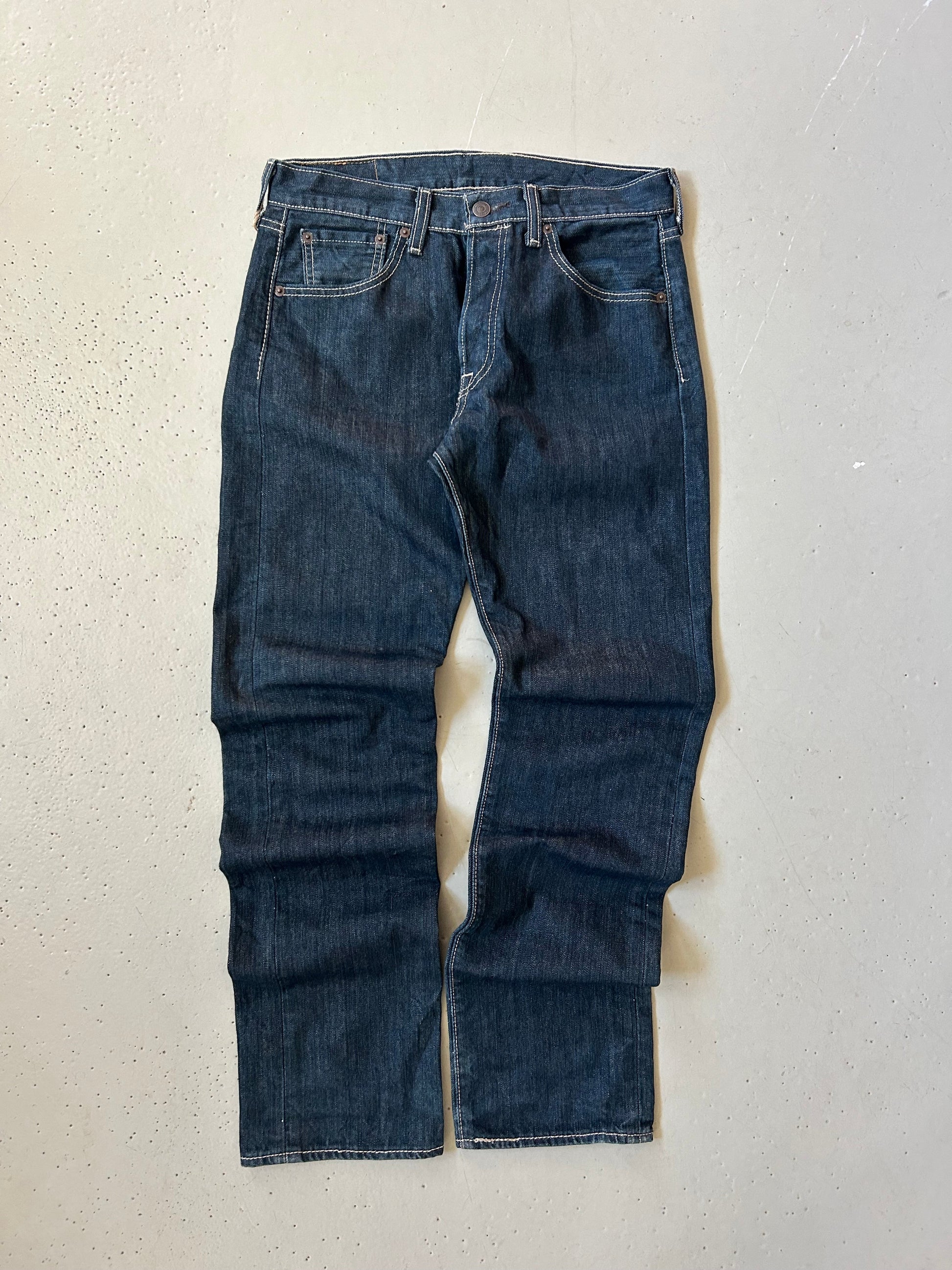 Levi’s 501 vintage jeans W29/L30 – klassisk straight fit denim mørkeblå 90’erne - Re:Junk Vintage