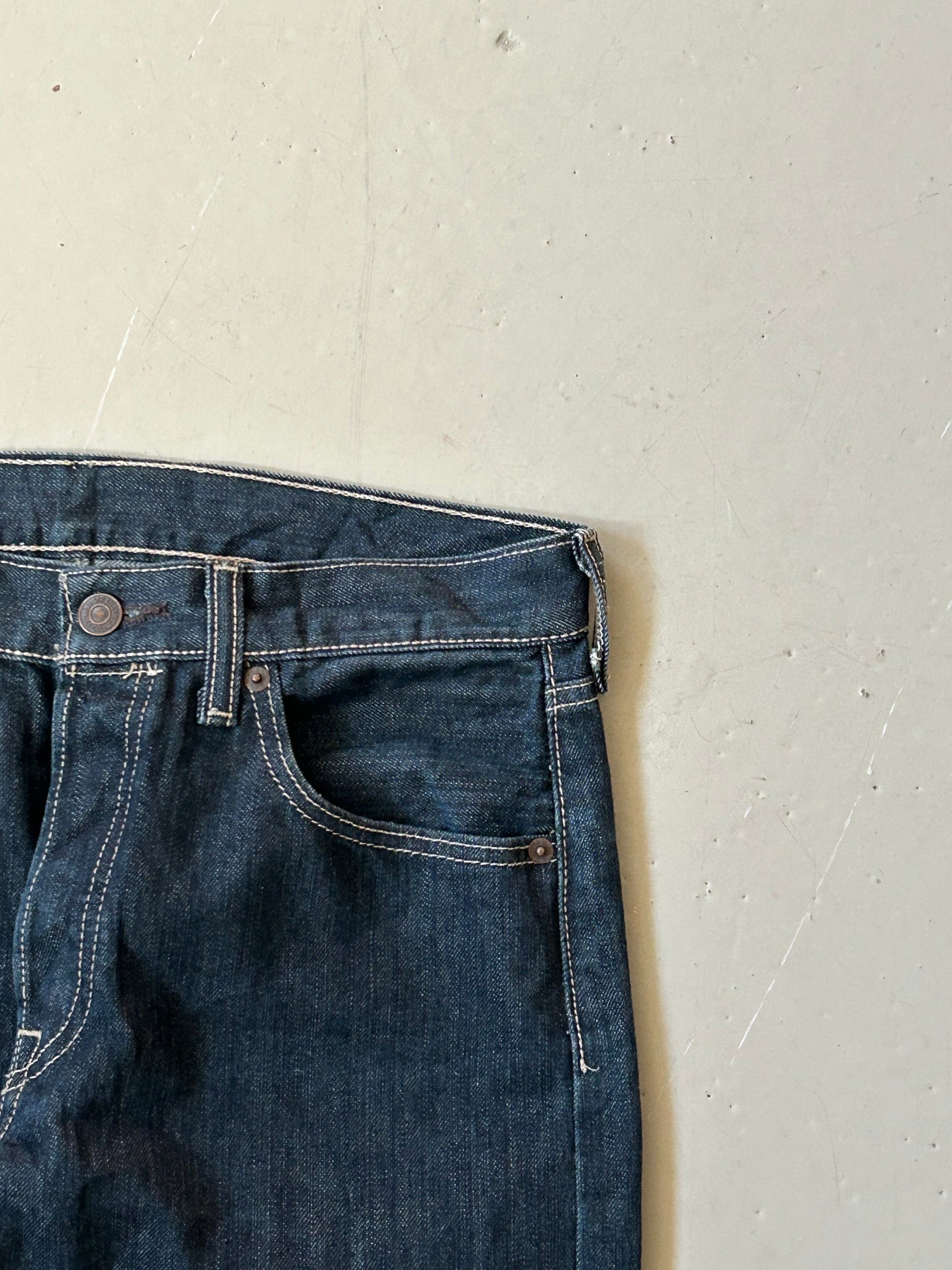 Levi’s 501 vintage jeans W29/L30 – klassisk straight fit denim mørkeblå 90’erne - Re:Junk Vintage