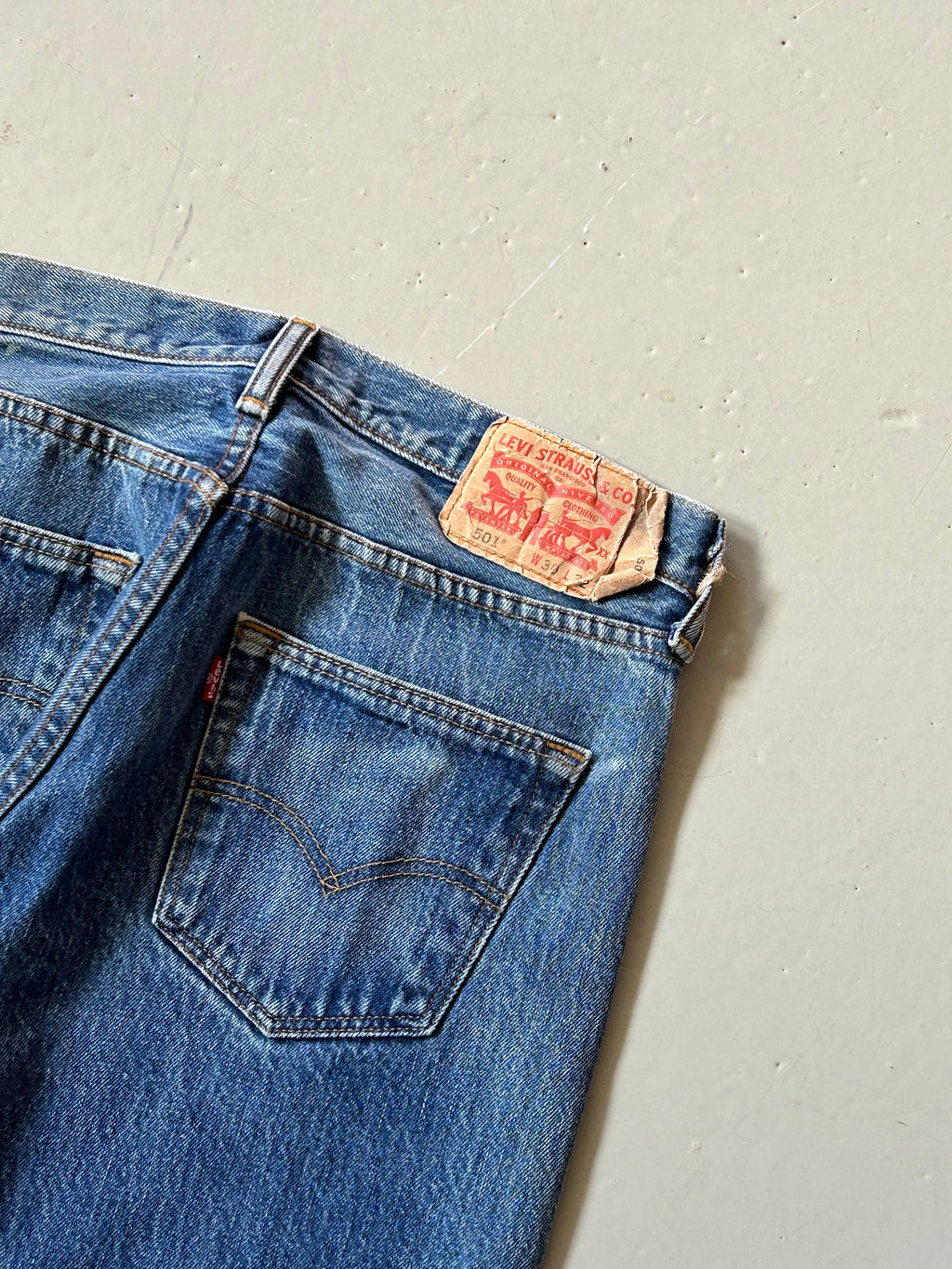 Levi’s 501 vintage jeans W30/L32 – klassisk straight fit denim blå 90’erne - Re:Junk Vintage