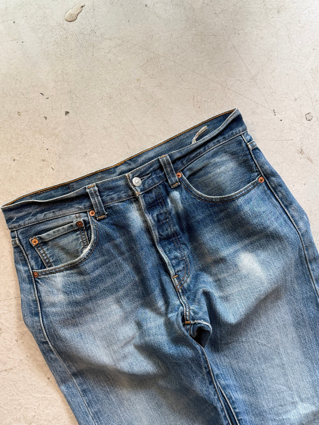 Levi’s 501 vintage jeans W32/L32 – klassisk straight fit denim blå 90’erne - Re:Junk Vintage