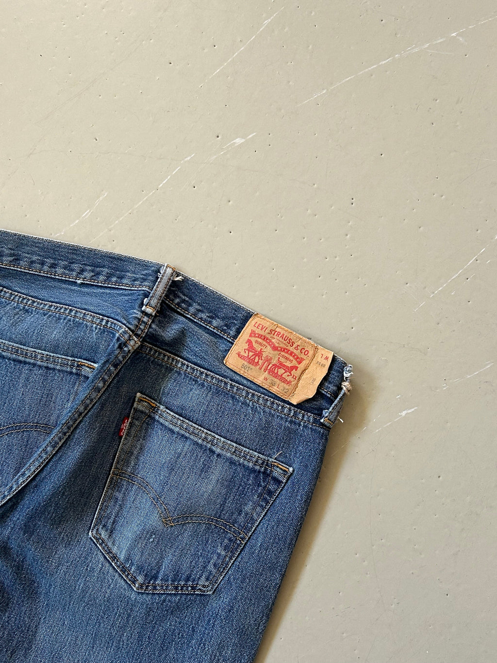 Levi’s 501 vintage jeans W33/L32 – klassisk straight fit denim blå 90’erne - Re:Junk Vintage