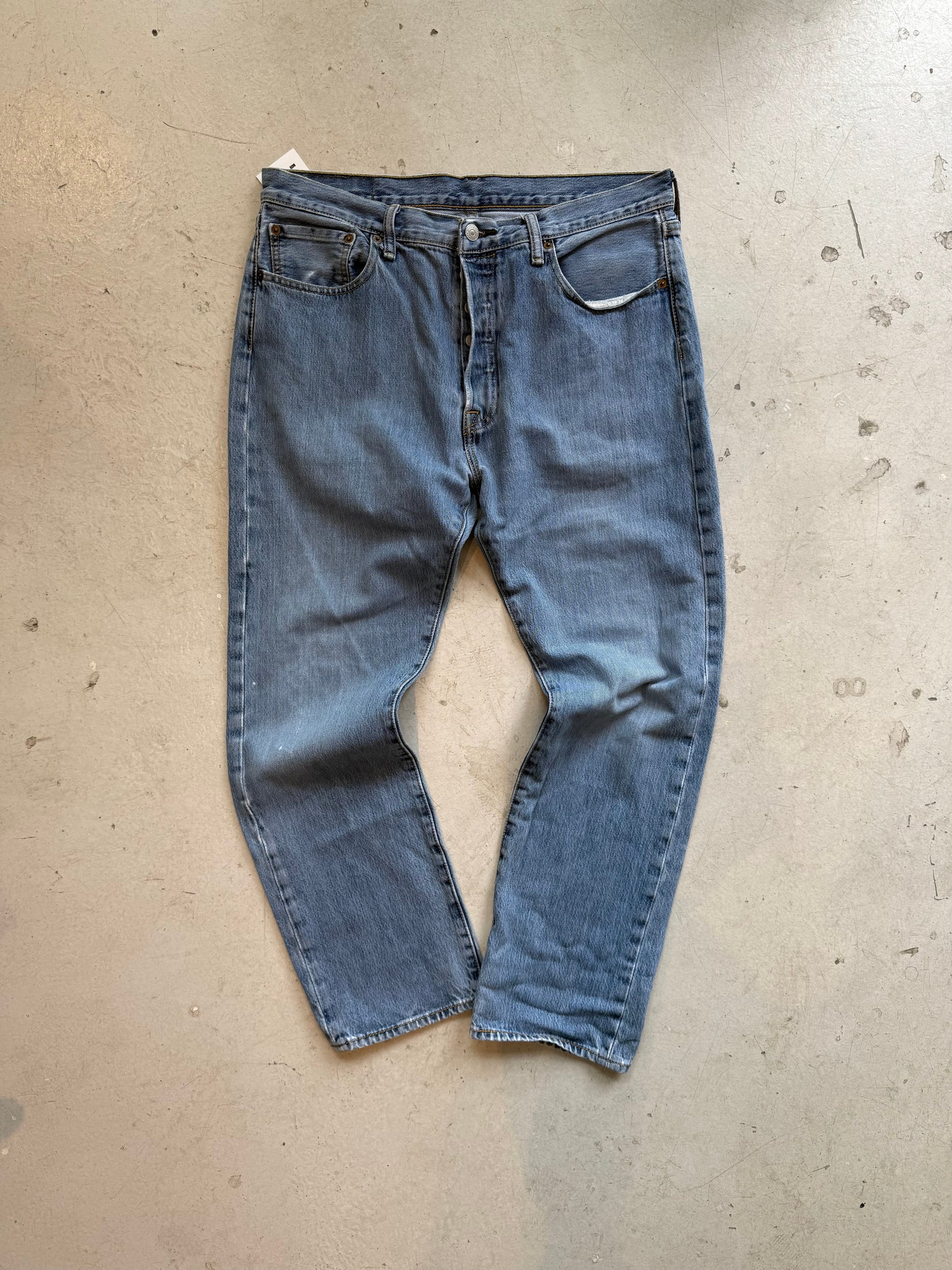 Levi’s 501 vintage jeans W34/L30 – klassisk straight fit denim blå 90’erne - Re:Junk Vintage