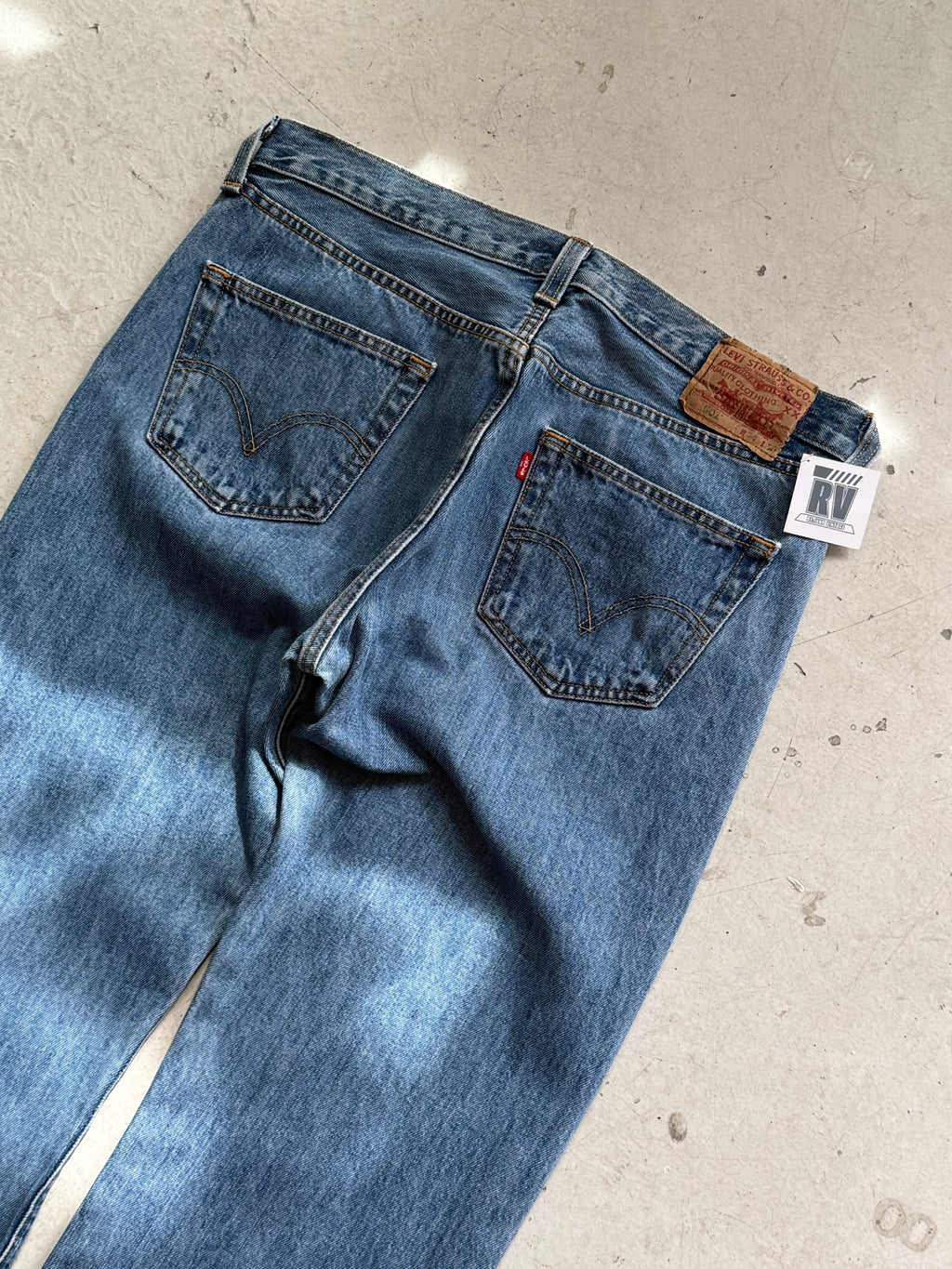 Levi’s 501 vintage jeans W34/L30 – klassisk straight fit denim blå 90’erne - Re:Junk Vintage