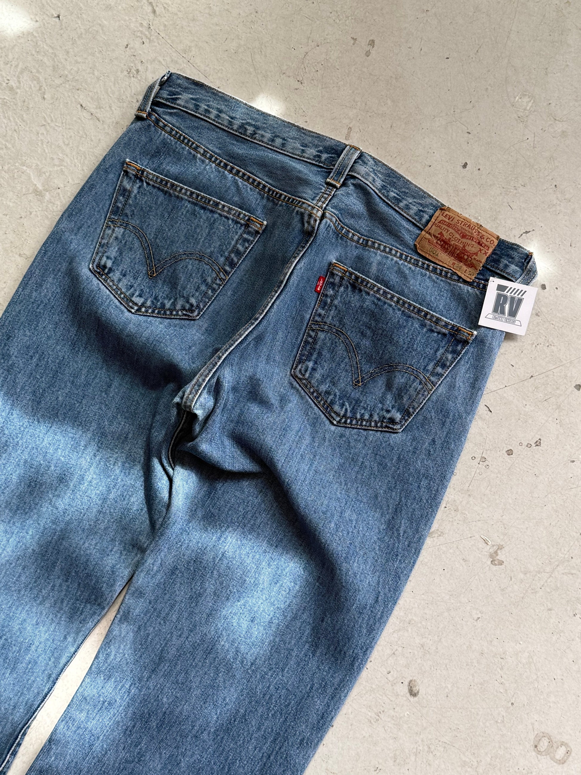 Levi’s 501 vintage jeans W34/L30 – klassisk straight fit denim blå 90’erne - Re:Junk Vintage
