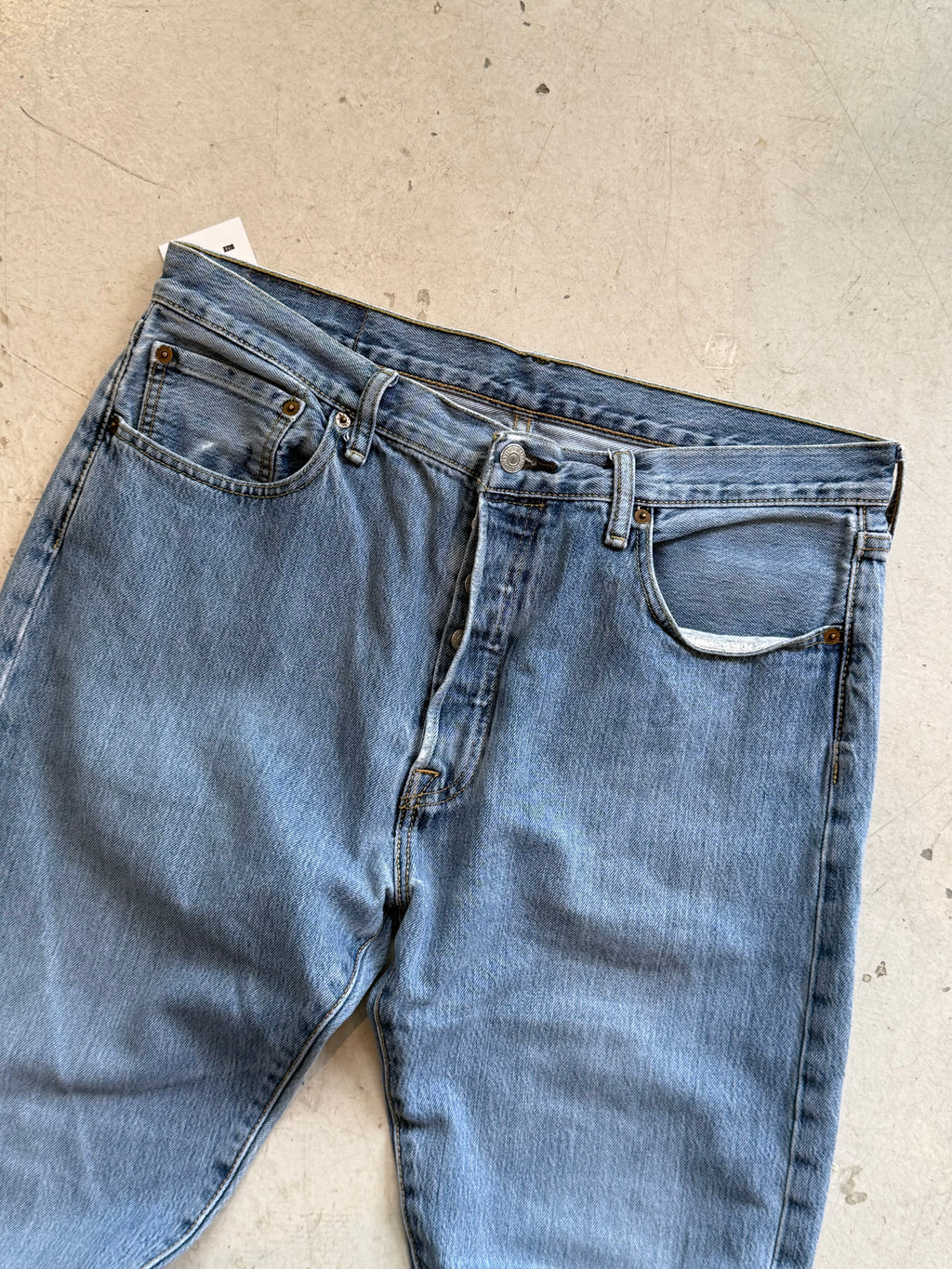 Levi’s 501 vintage jeans W34/L30 – klassisk straight fit denim blå 90’erne - Re:Junk Vintage