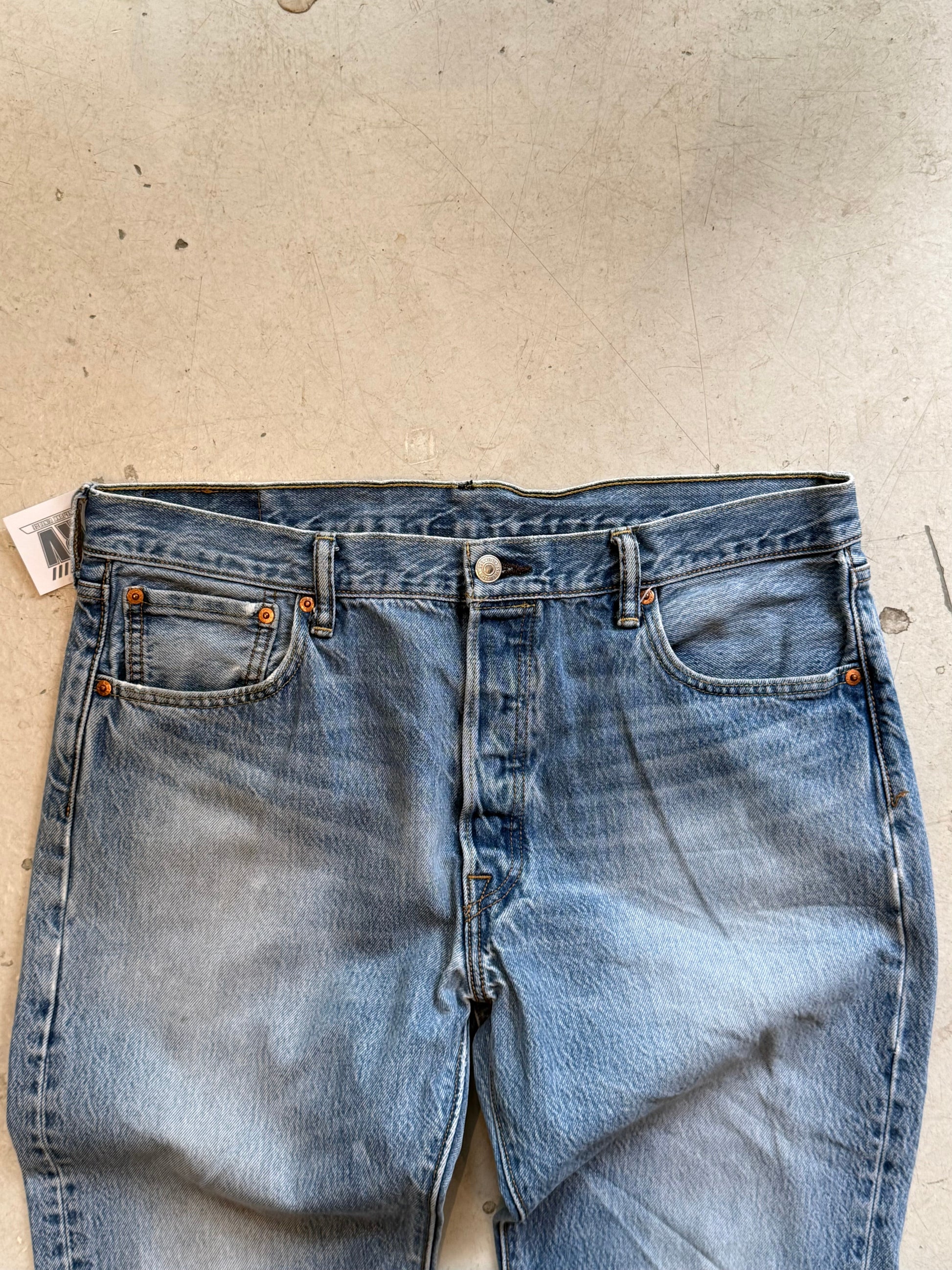 Levi’s 501 vintage jeans W36/L32 – klassisk straight fit denim blå 90’erne - Re:Junk Vintage