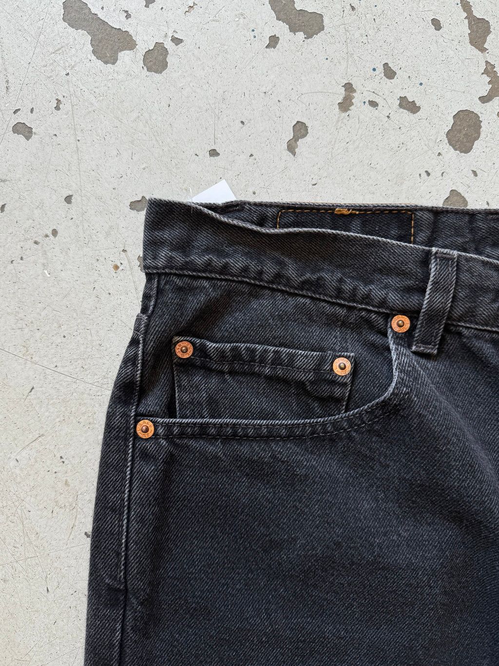 Levi’s 550 | denim shorts | sort | W31 - Re:Junk Vintage