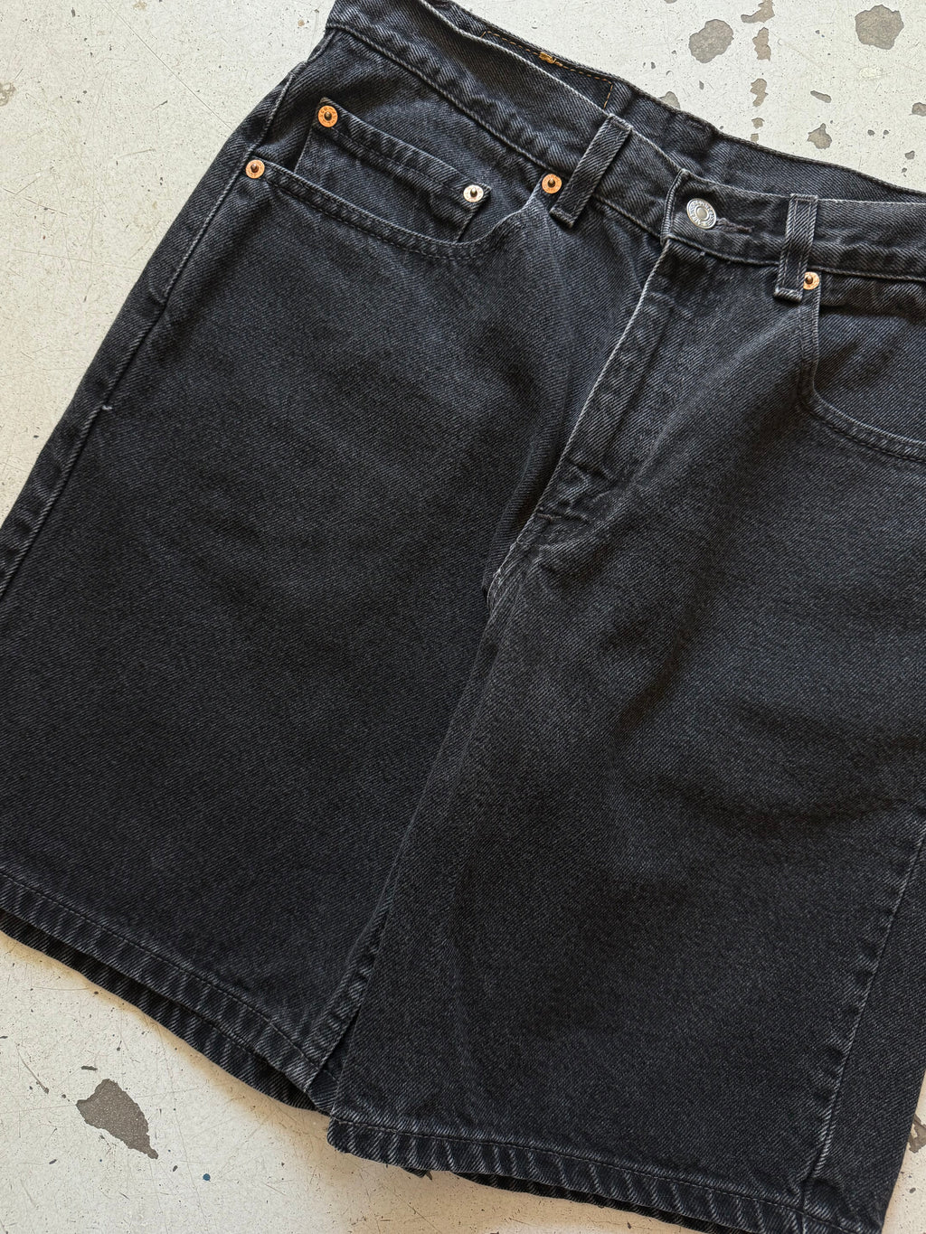 Levi’s 550 | denim shorts | sort | W31 - Re:Junk Vintage