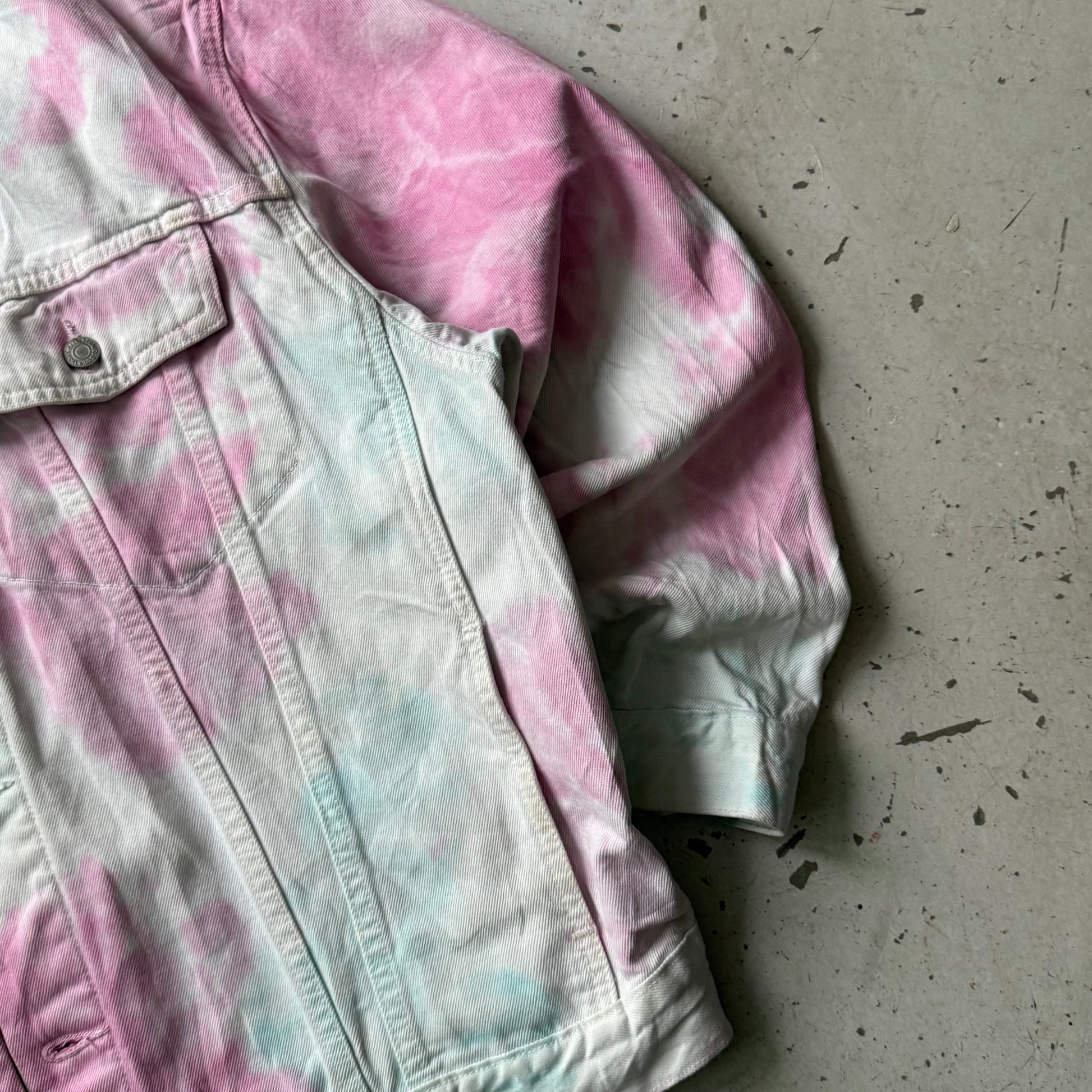 Levi’s Premium | tie dye denimjakke | hvid/pink| Large - Re:Junk Vintage