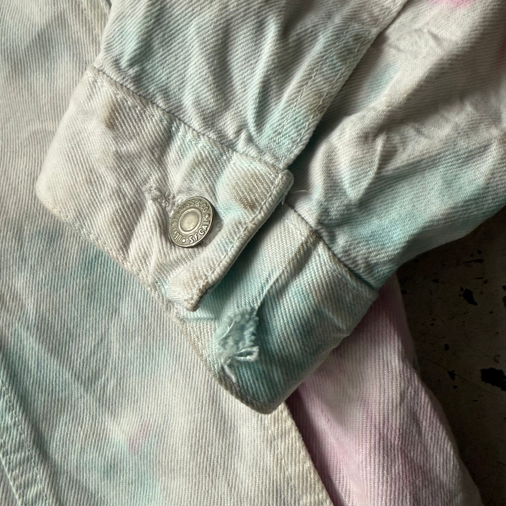 Levi’s Premium | tie dye denimjakke | hvid/pink| Large - Re:Junk Vintage