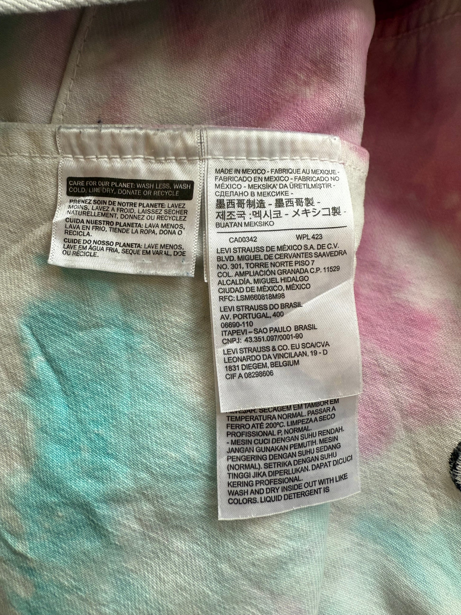 Levi’s Premium | tie dye denimjakke | hvid/pink| Large - Re:Junk Vintage