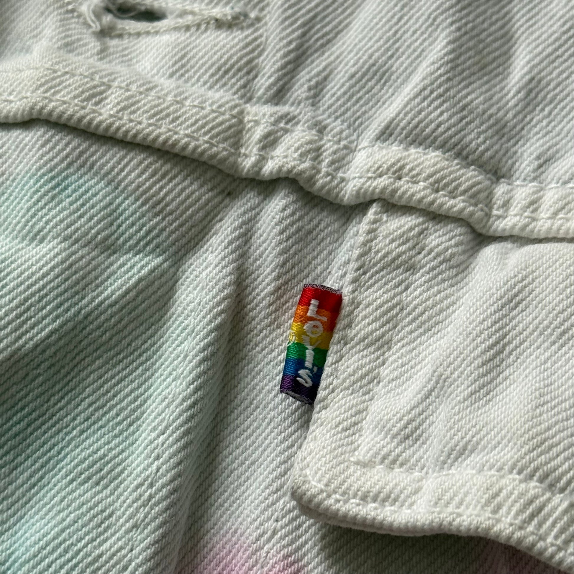 Levi’s Premium | tie dye denimjakke | hvid/pink| Large - Re:Junk Vintage