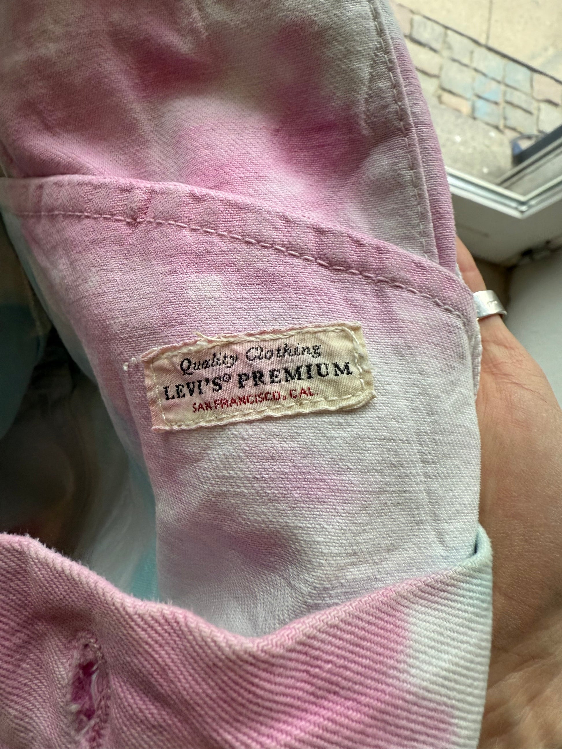 Levi’s Premium | tie dye denimjakke | hvid/pink| Large - Re:Junk Vintage