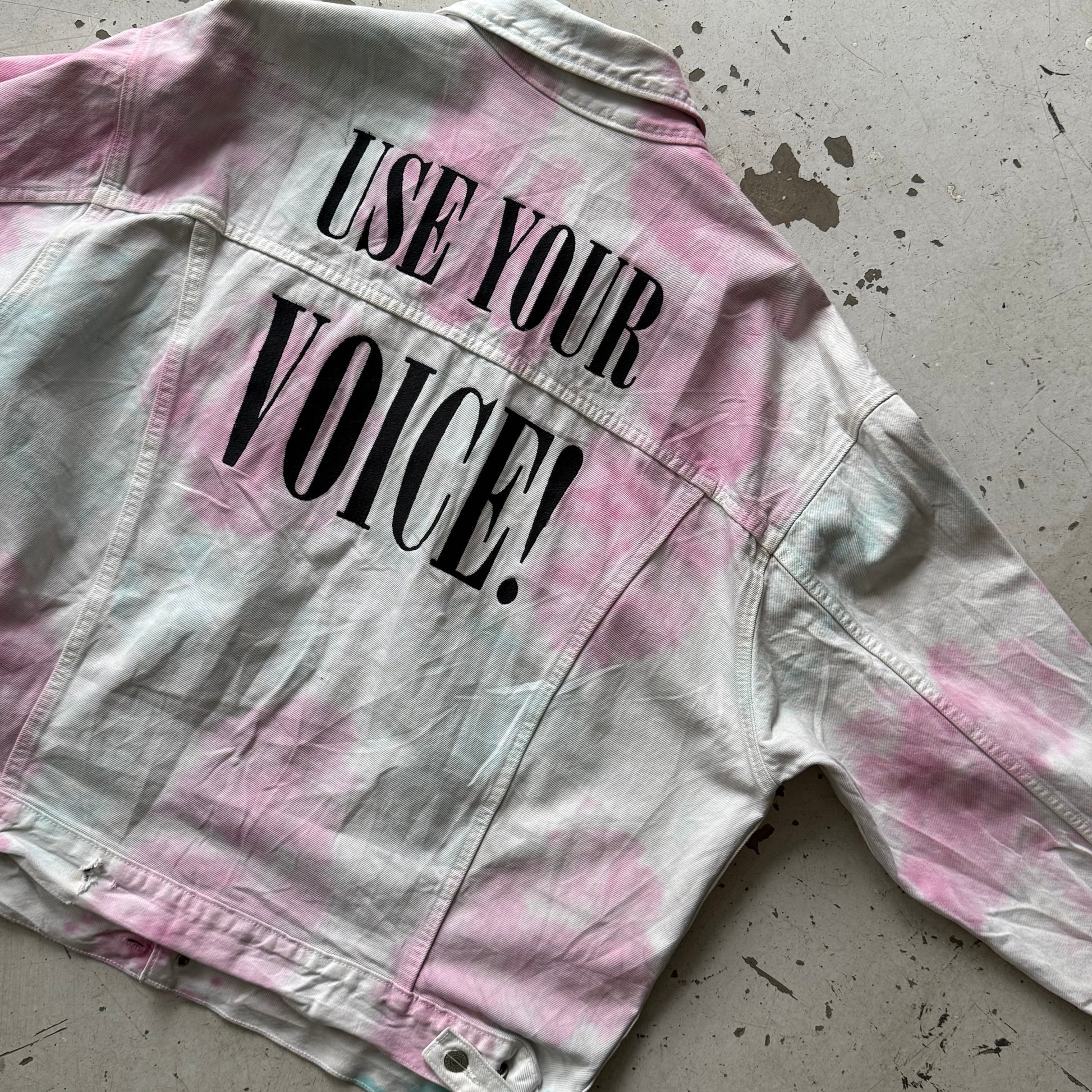 Levi’s Premium | tie dye denimjakke | hvid/pink| Large - Re:Junk Vintage