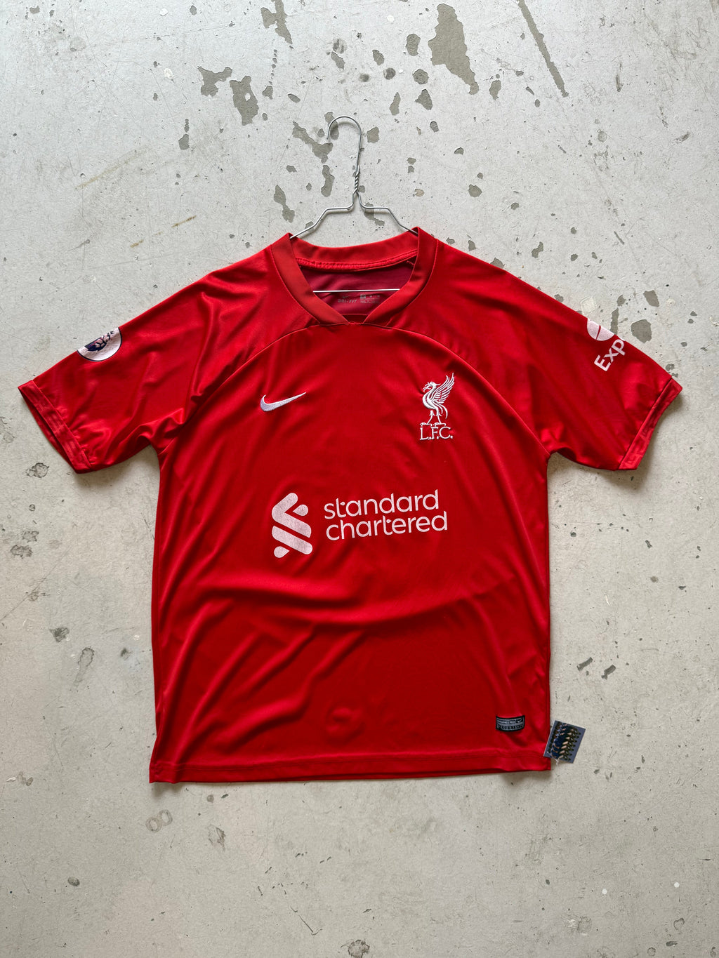 Liverpool Secondhand Fodboldtrøje – 2022/2023 - Medium - Re:Junk Vintage