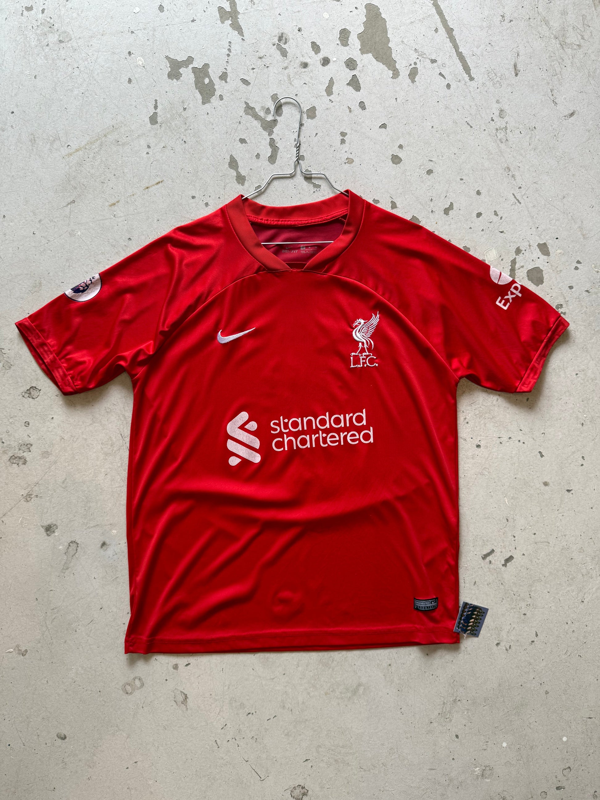 Liverpool Secondhand Fodboldtrøje – 2022/2023 - Medium - Re:Junk Vintage