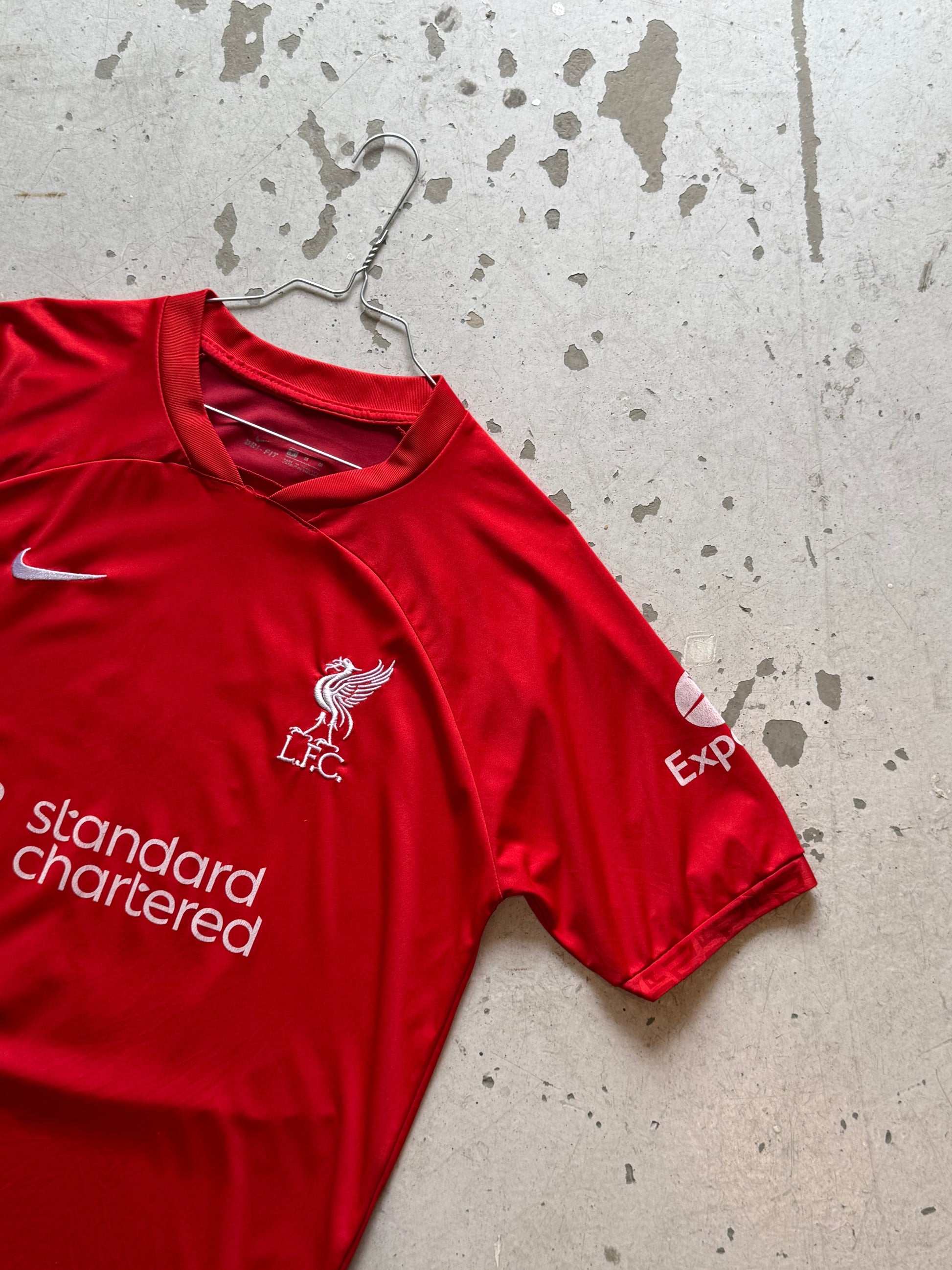 Liverpool Secondhand Fodboldtrøje – 2022/2023 - Medium - Re:Junk Vintage