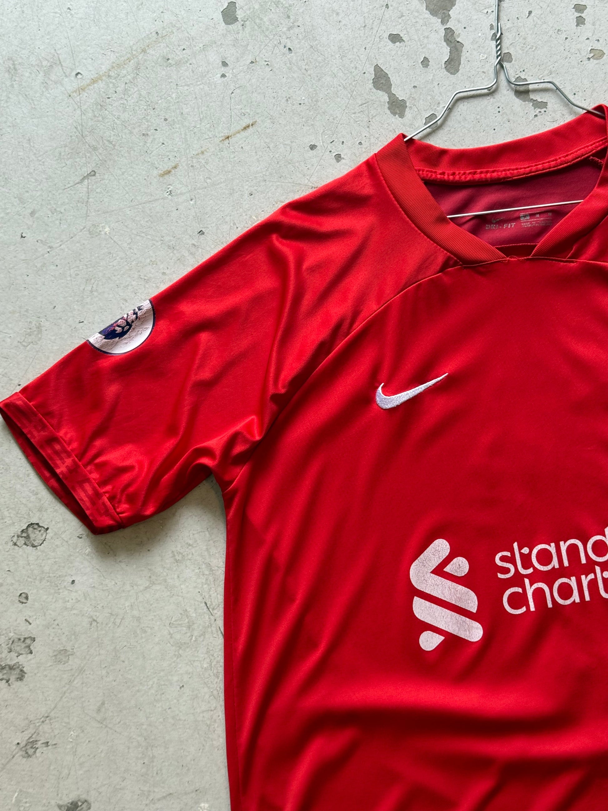 Liverpool Secondhand Fodboldtrøje – 2022/2023 - Medium - Re:Junk Vintage