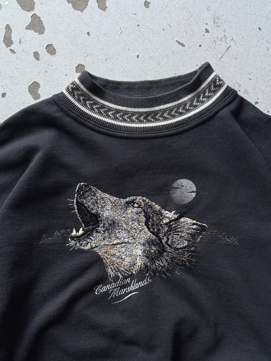 Marshlands | sweatshirt | sort m. ulvemotiv | medium - Re:Junk Vintage
