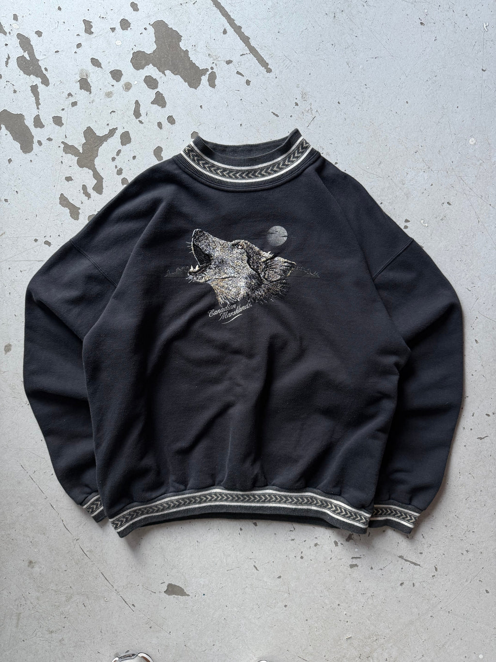 Marshlands | sweatshirt | sort m. ulvemotiv | medium - Re:Junk Vintage